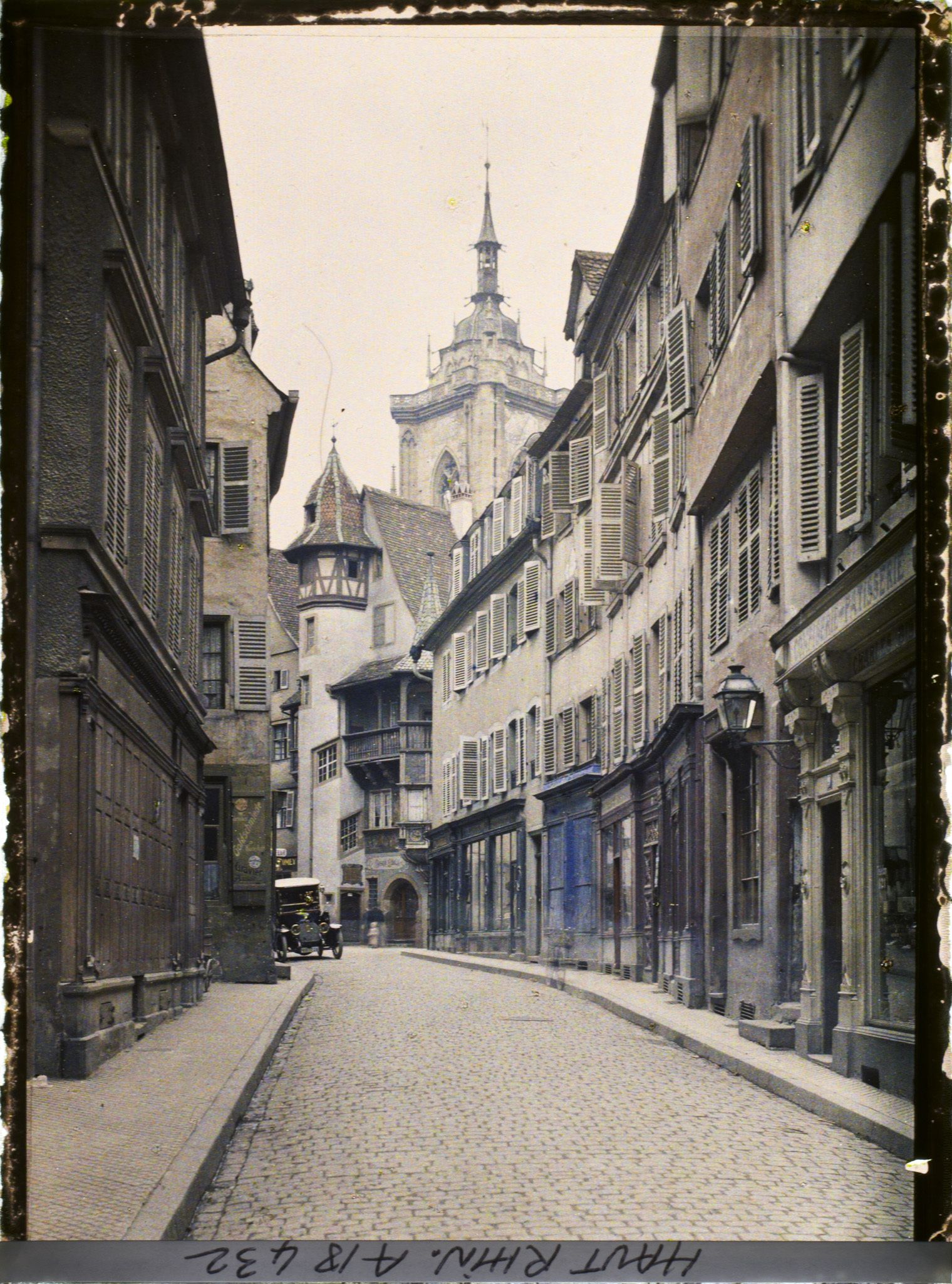 Image représentant France, Colmar, La rue des Marchands, au fond, la Mon Pfister et la Cathédrale