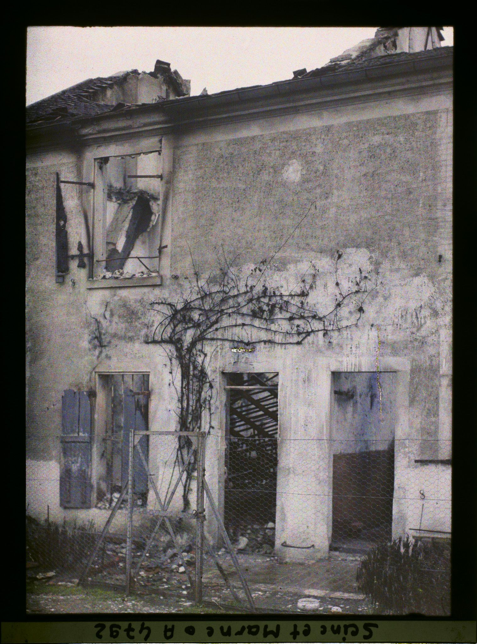 Image représentant France, Chauconin, Façade d'une petite Maison