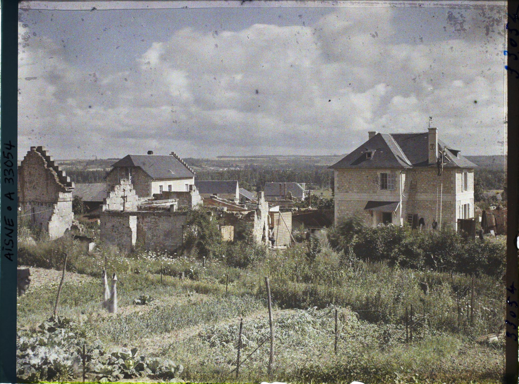 Image représentant France, Leuily-sous-Coucy, Reconstructions