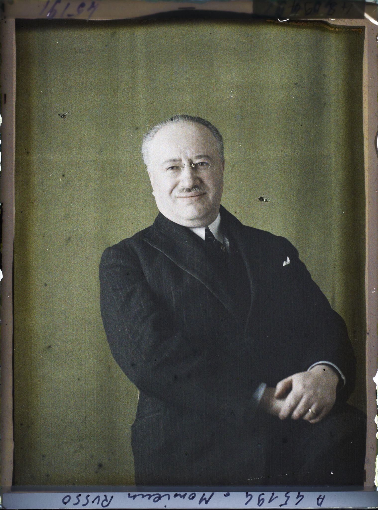 Image représentant https://musee-albert-kahn.s-museum.fr/home/NWQ2OTAwYzNmYjZlZTk1ZWQwODJmMjY4L2dlbmVyaWMtbm90aWNlLXRhYi9hdXRob3JpdHkvNjE3YTc5ZjVjZjhiODk2OGIzMzM3ZDIx/5d6900c3fb6ee95ed082f268/generic-notice-tab/authority/617a79ebcf8b8968b3337714 Monsieur Domenico Russo