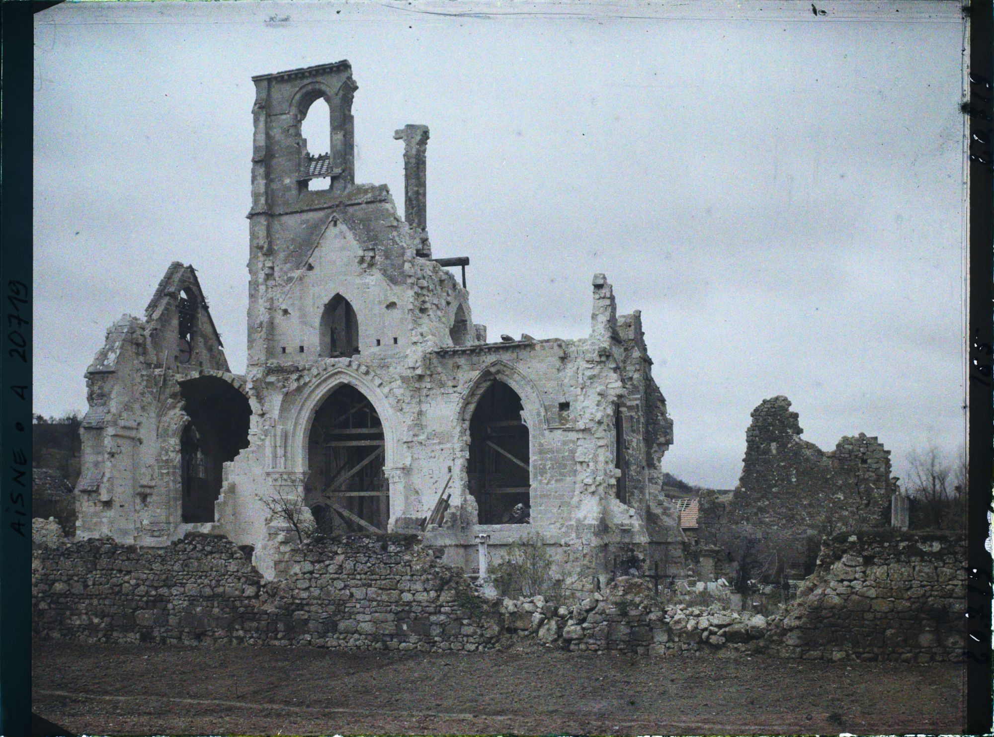 Image représentant France, Presles, Façade de l'Eglise