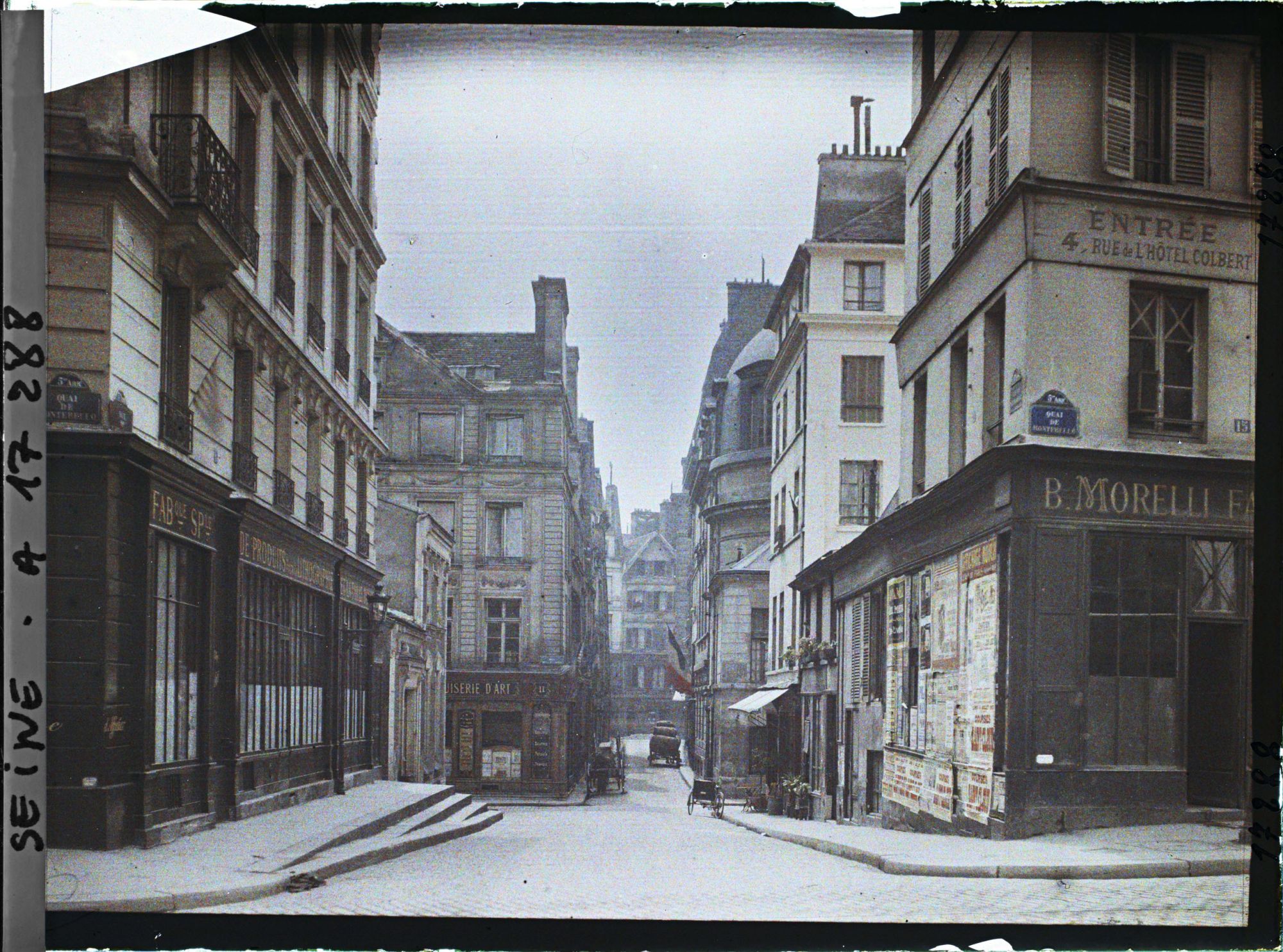 Image représentant La rue l'hôtel Colbert vue du quai de Montebello