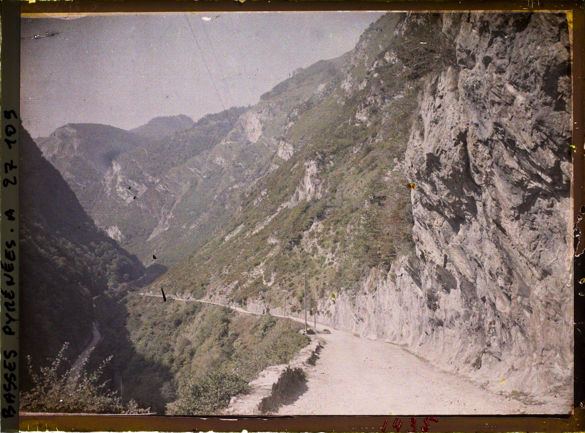 Image représentant France , Vallée D'Ossau, Route entre Larun et Eaux Chaudes