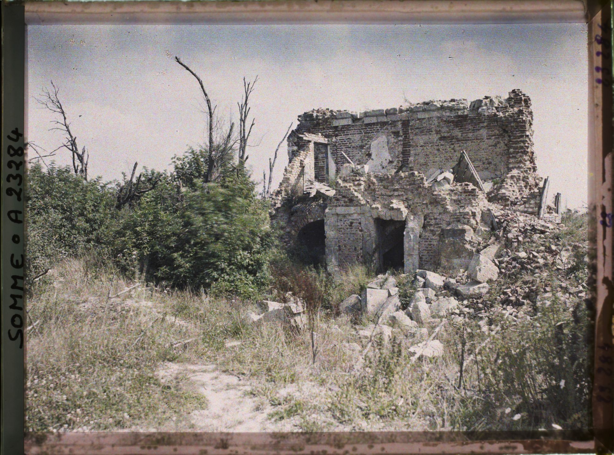 Image représentant France, Mt St Quentin, Autre aspect des ruines du Château