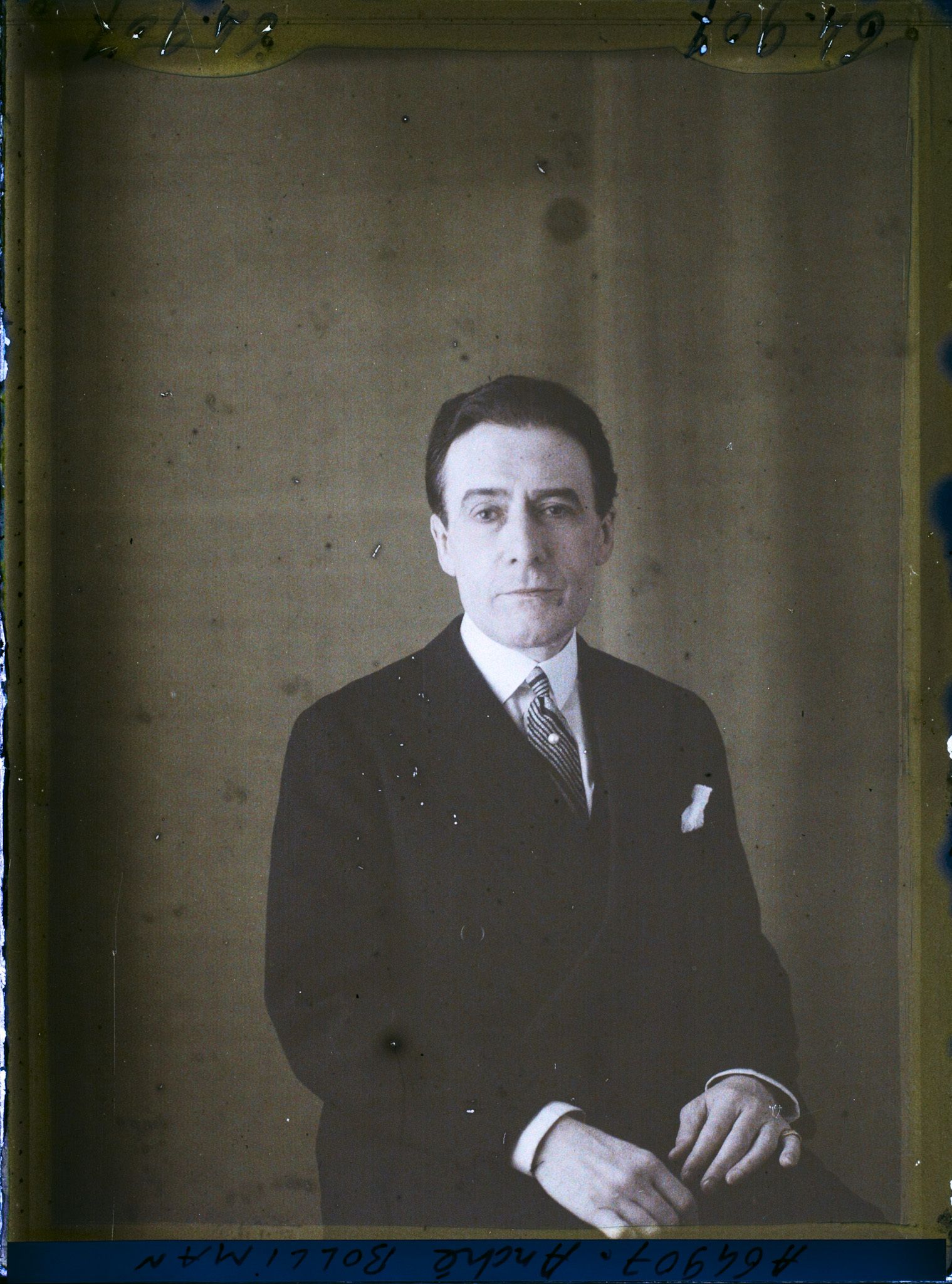 Image représentant Monsieur  https://musee-albert-kahn.s-museum.fr/home/NWQ2OTAwYzNmYjZlZTk1ZWQwODJmMjY4L2dlbmVyaWMtbm90aWNlLXRhYi9hdXRob3JpdHkvNjE3YTc5ZjVjZjhiODk2OGIzMzM3ZDIx/5d6900c3fb6ee95ed082f268/generic-notice-tab/authority/617a79ebcf8b8968b33367d7 André Balliman