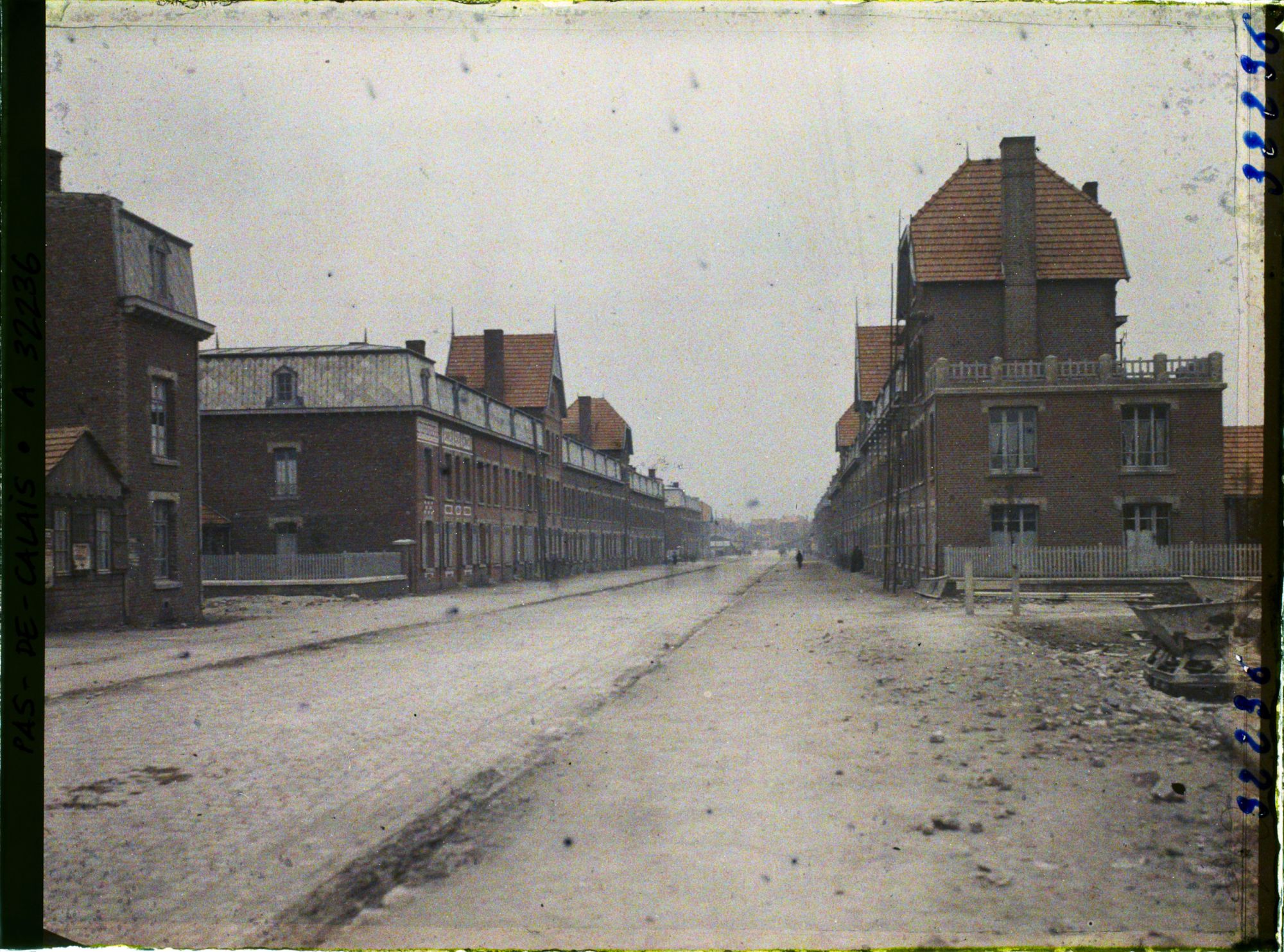 Image représentant France, Lens, Perspective sur les Corons de la Rue de Lille