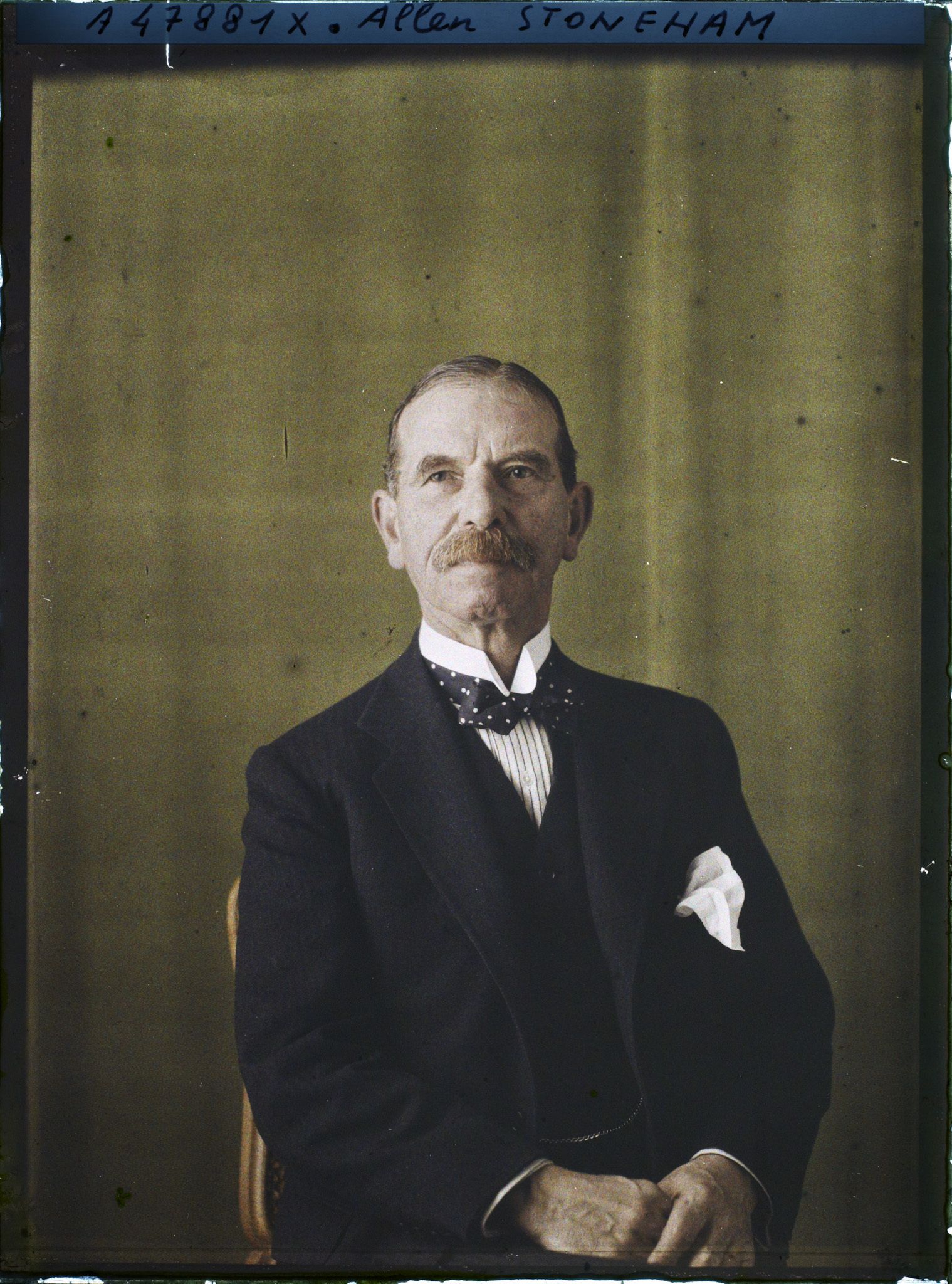 Image représentant Monsieur  https://musee-albert-kahn.s-museum.fr/home/NWQ2OTAwYzNmYjZlZTk1ZWQwODJmMjY4L2dlbmVyaWMtbm90aWNlLXRhYi9hdXRob3JpdHkvNjE3YTc5ZjVjZjhiODk2OGIzMzM3ZDIx/5d6900c3fb6ee95ed082f268/generic-notice-tab/authority/617a79ebcf8b8968b333780a Allen Stoneham