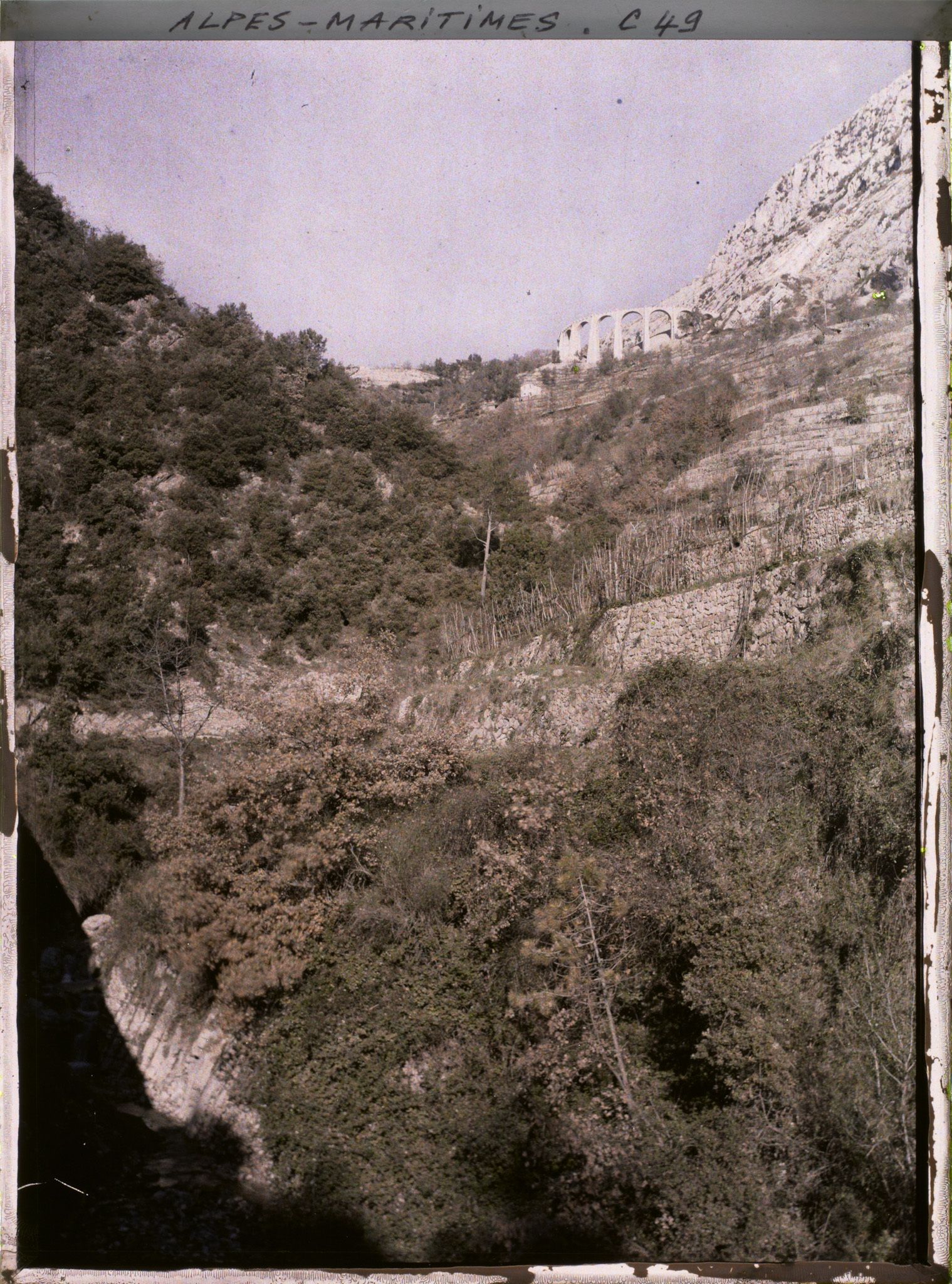 Image représentant Vue de la montagne et du viaduc du Caramel