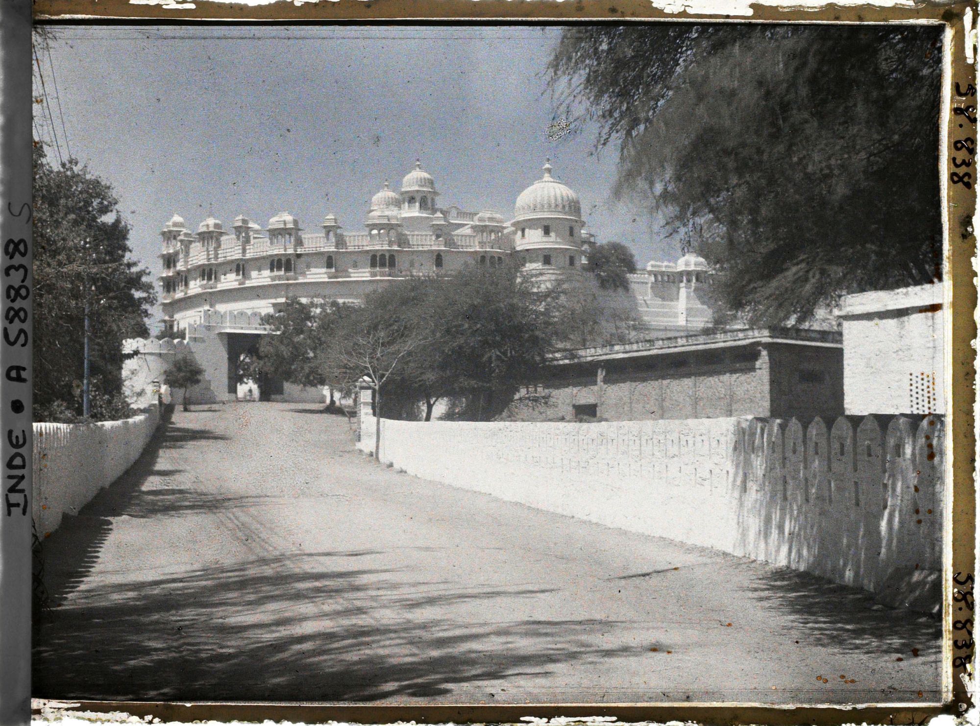 Image représentant Entrée sud du palais royal (Raj Mahal)