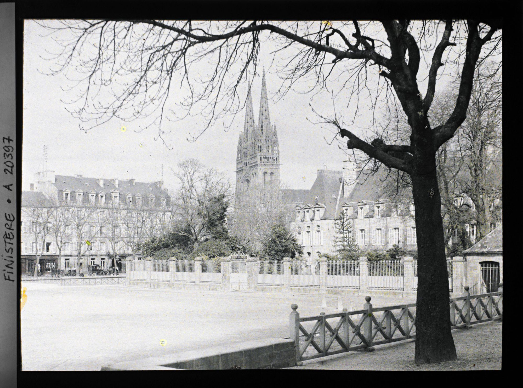 Image représentant Les flèches de la cathédrale Saint-Corentin