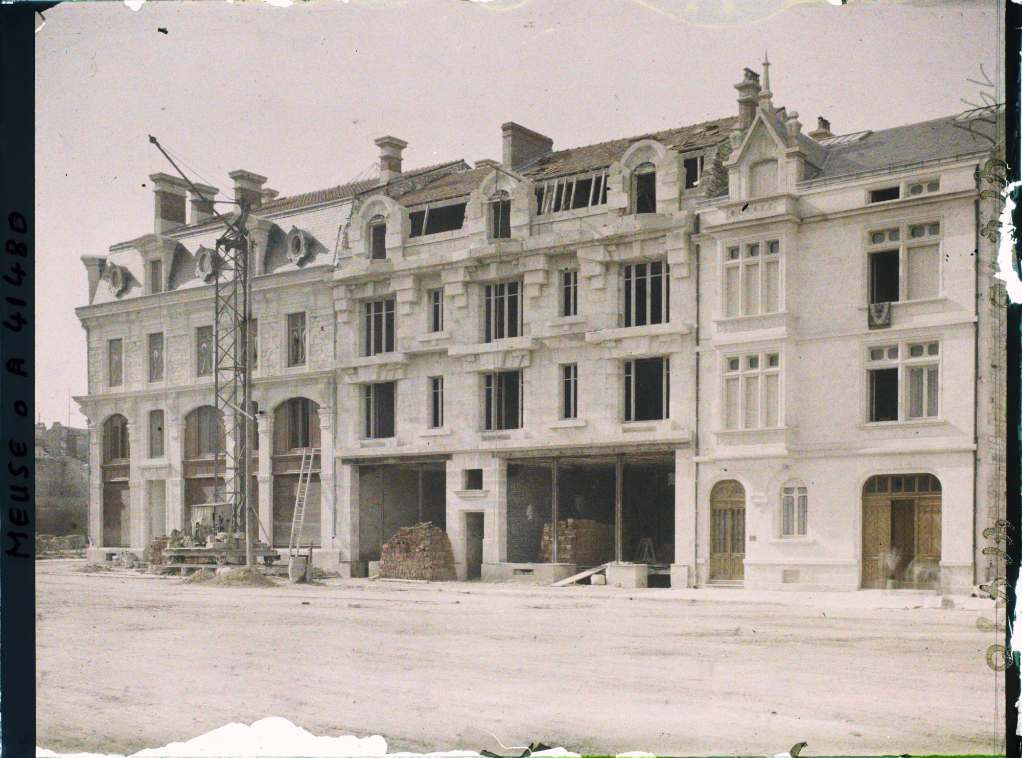 Image représentant France, St Mihiel, Immeubles Place des Halles