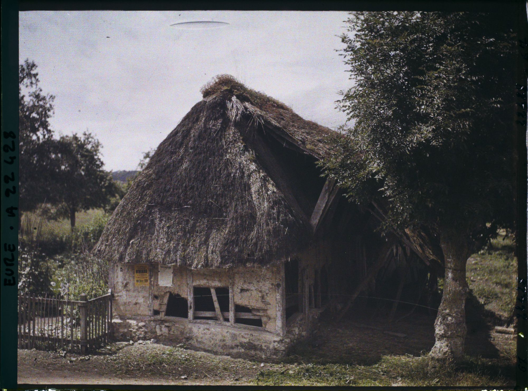 Image représentant Petite ferme sur la route de Saint-Samson-de-la-Roque