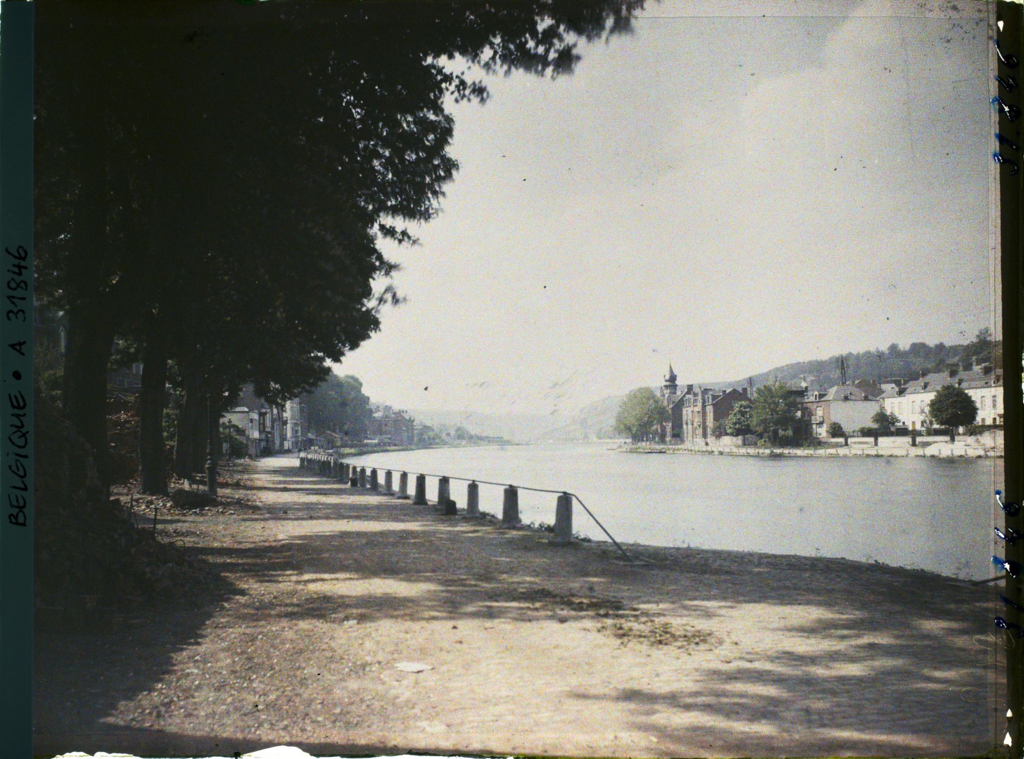 Image représentant Belgique, Dinant, Paysage sur la Meuse vers l'aval
