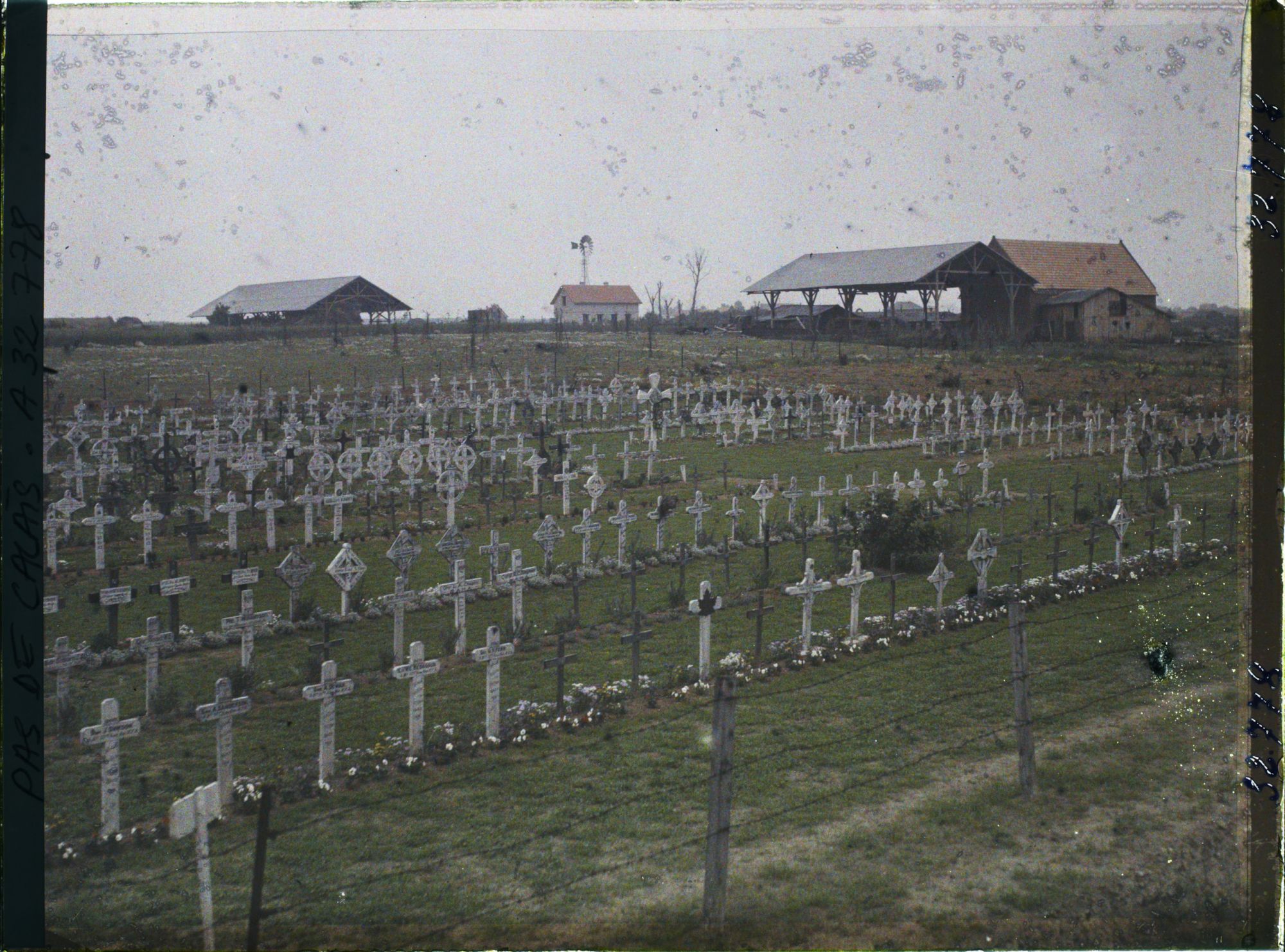 Image représentant France, La Targette, Vue panoramique du Cimetière Anglais