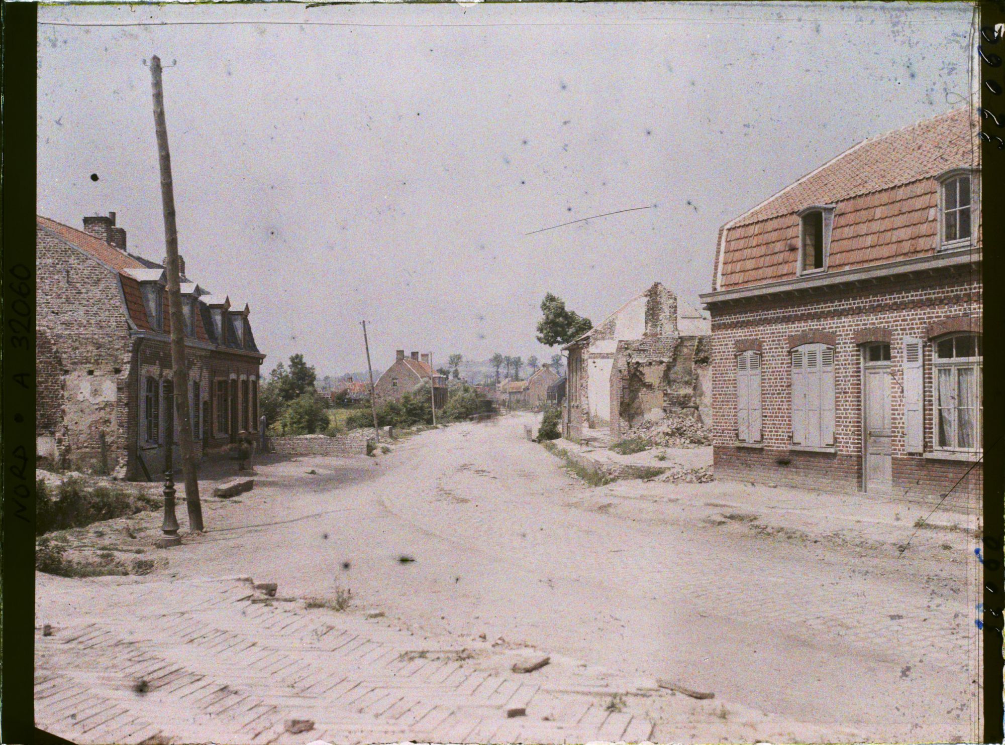 Image représentant France, St Jean Cappel, Une rue du Village