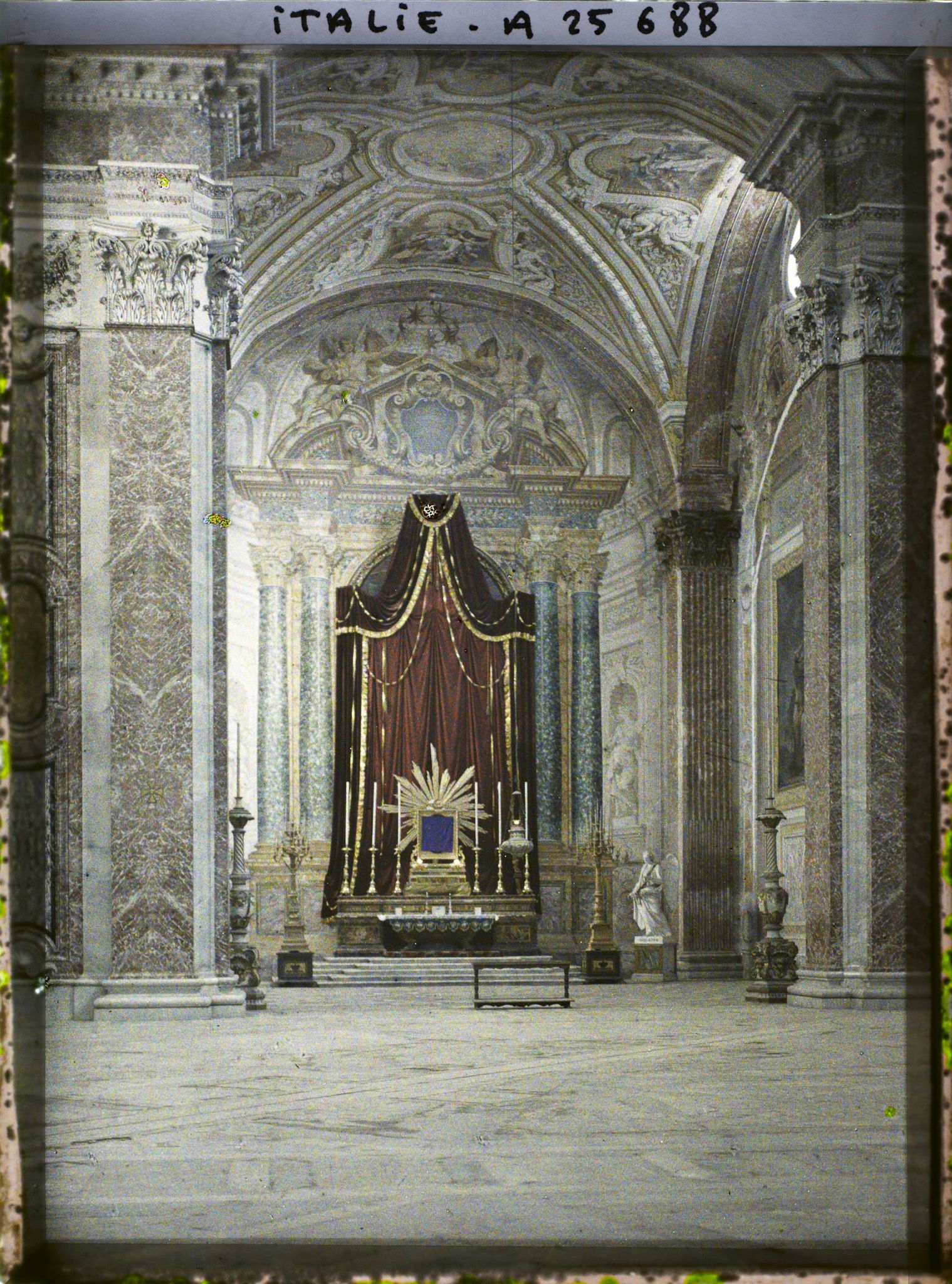 Image représentant Basilique Santa Maria de los Angeles ou basilique Sainte-Marie-des-Anges-et-des-Martyrs