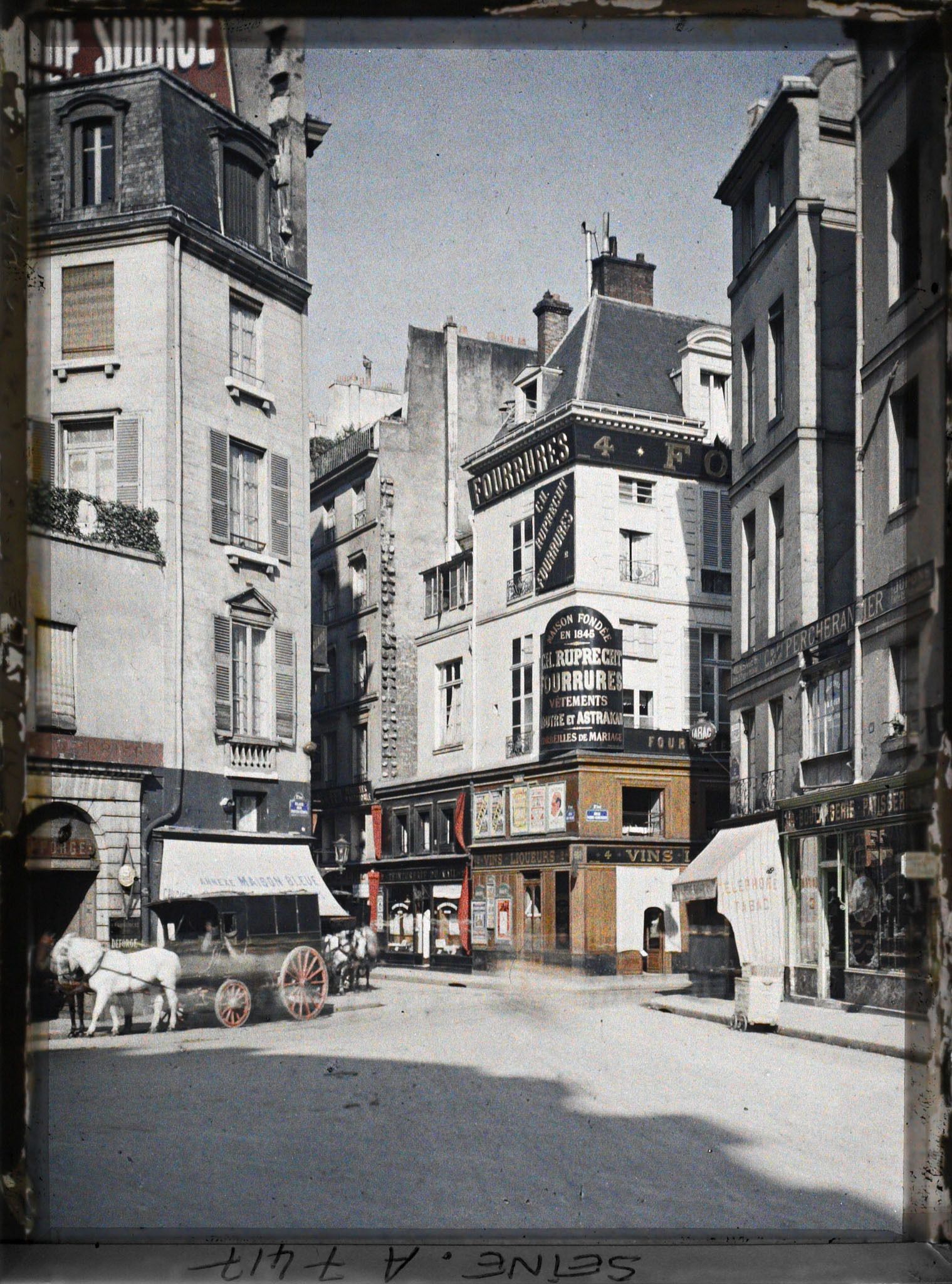 Image représentant Angle des rues du Mail et Vide-Gousset vu de la place des Petits-Pères