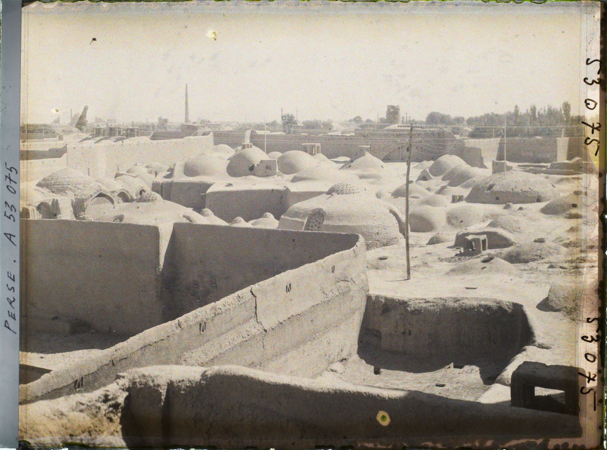 Image représentant Panorama vers le mausolée chiite de Harun Velayat