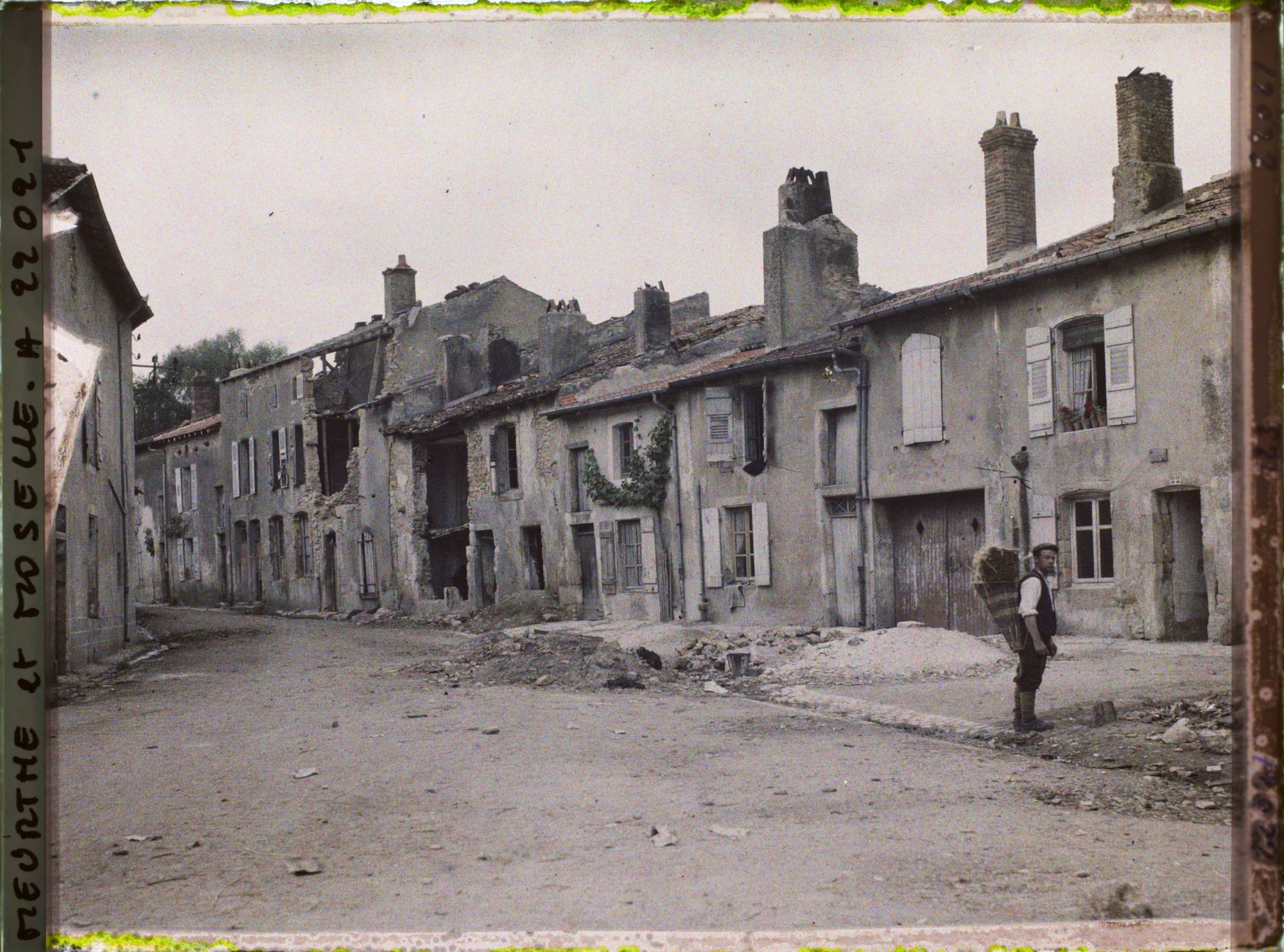 Image représentant France, Pagny s/ Moselle, Une rue du Village