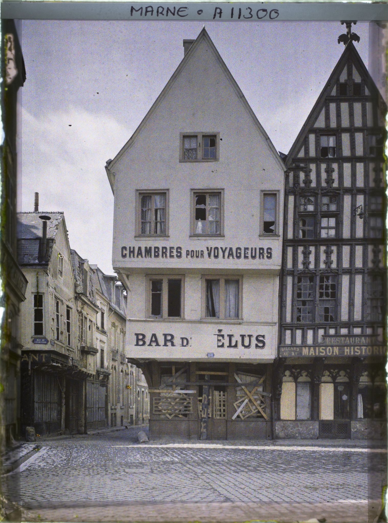 Image représentant La rue Cérès et la place des Marchés (aujourd'hui place du Forum)