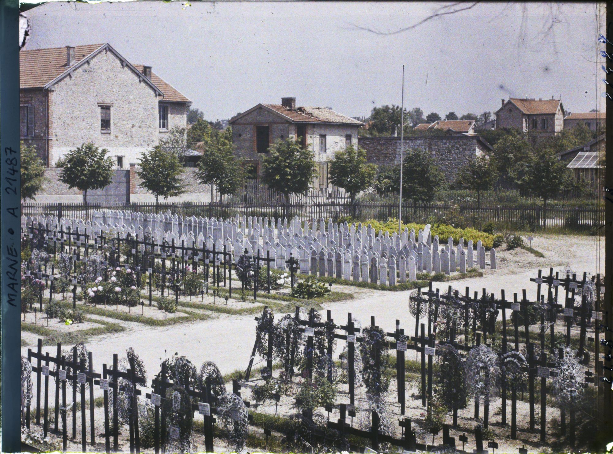Image représentant France, Chalons s/Marne, Vue vers les tombes Musulmanes