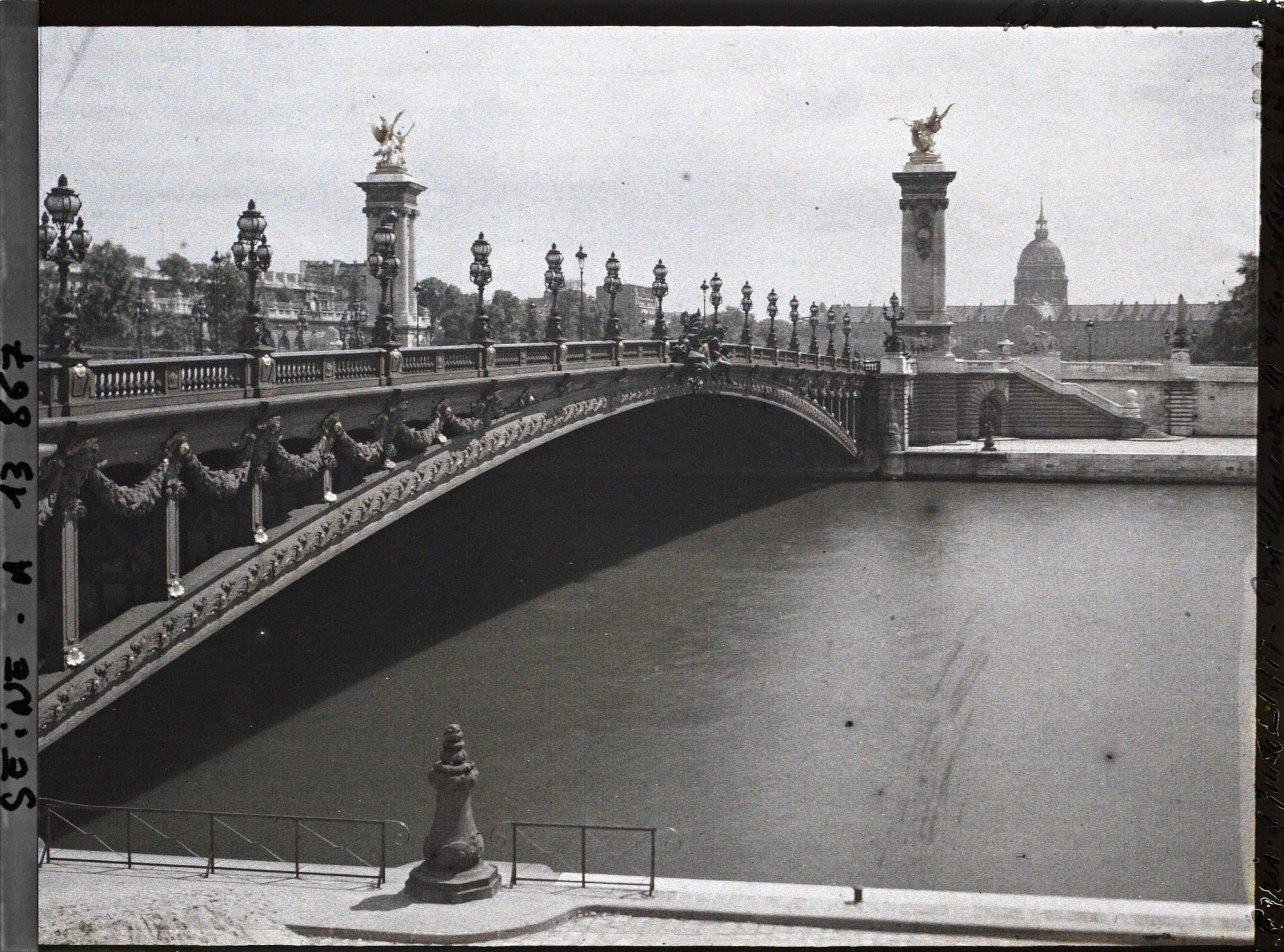Image représentant Le pont Alexandre III et les Invalides