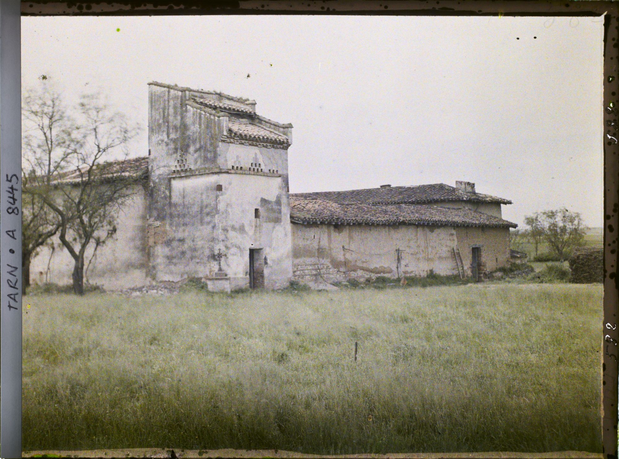 Image représentant Un pigeonnier-tour intégré dans un espace d'habitation
