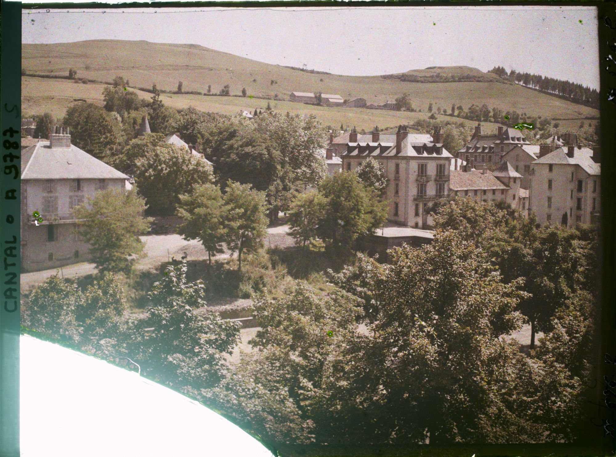 Image représentant Panorama de la ville, vue prise depuis l'actuelle avenue Gambetta vers le Pont Bourbon