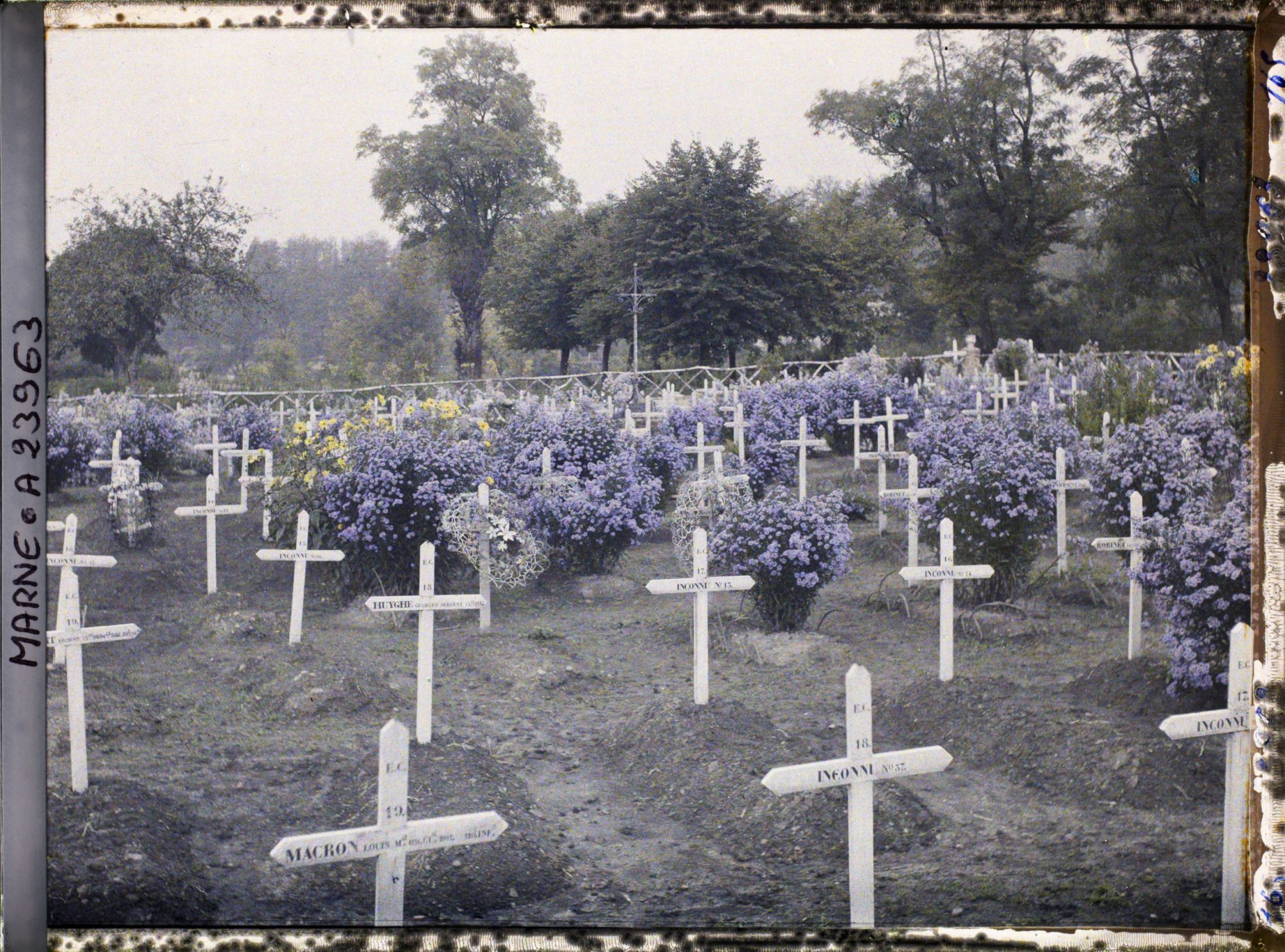 Image représentant France, La Harazée, Un coin du Cimetière N°6 de la Harazée