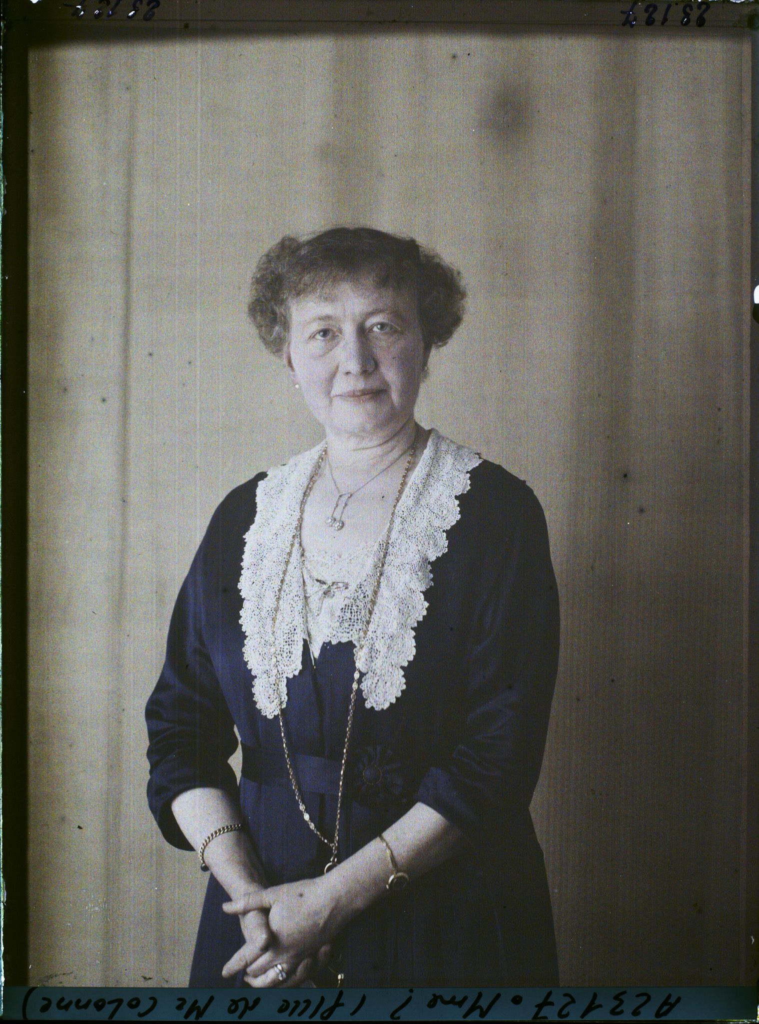 Image représentant https://musee-albert-kahn.s-museum.fr/home/NWQ2OTAwYzNmYjZlZTk1ZWQwODJmMjY4L2dlbmVyaWMtbm90aWNlLXRhYi9hdXRob3JpdHkvNjE3YTc5ZjVjZjhiODk2OGIzMzM3ZDIx/5d6900c3fb6ee95ed082f268/generic-notice-tab/authority/617a79ebcf8b8968b3336af2 Madame Mathilde Colonne Neumann