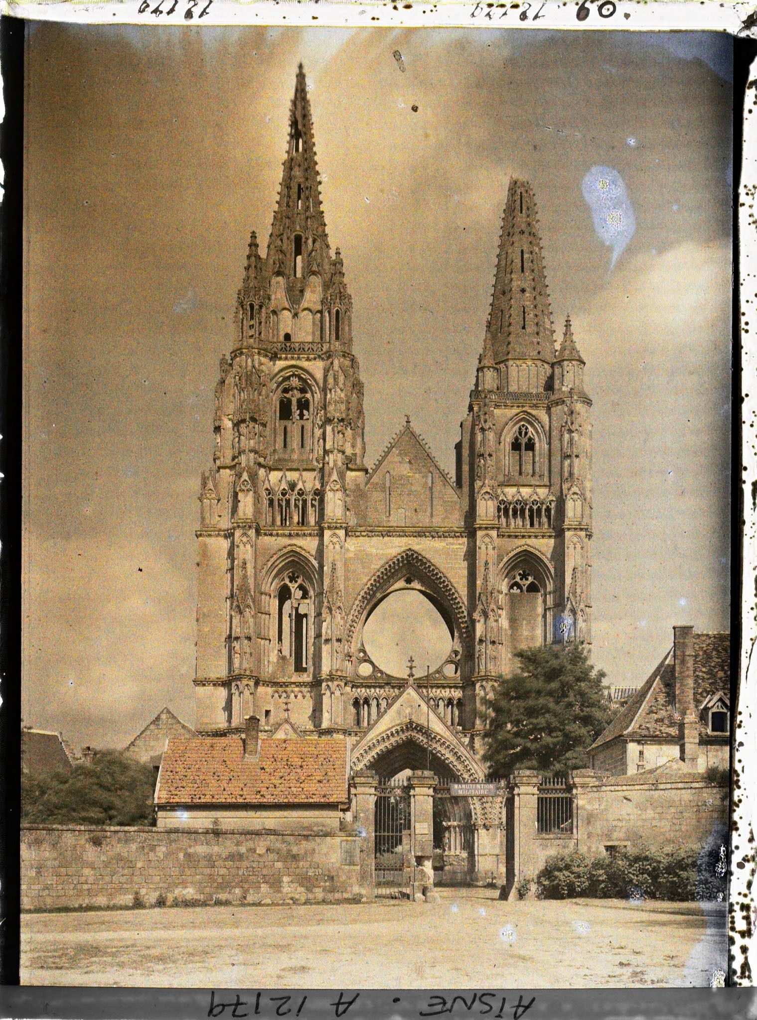 Image représentant Vue d'ensemble de Saint-Jean-des-Vignes abritant la manutention militaire