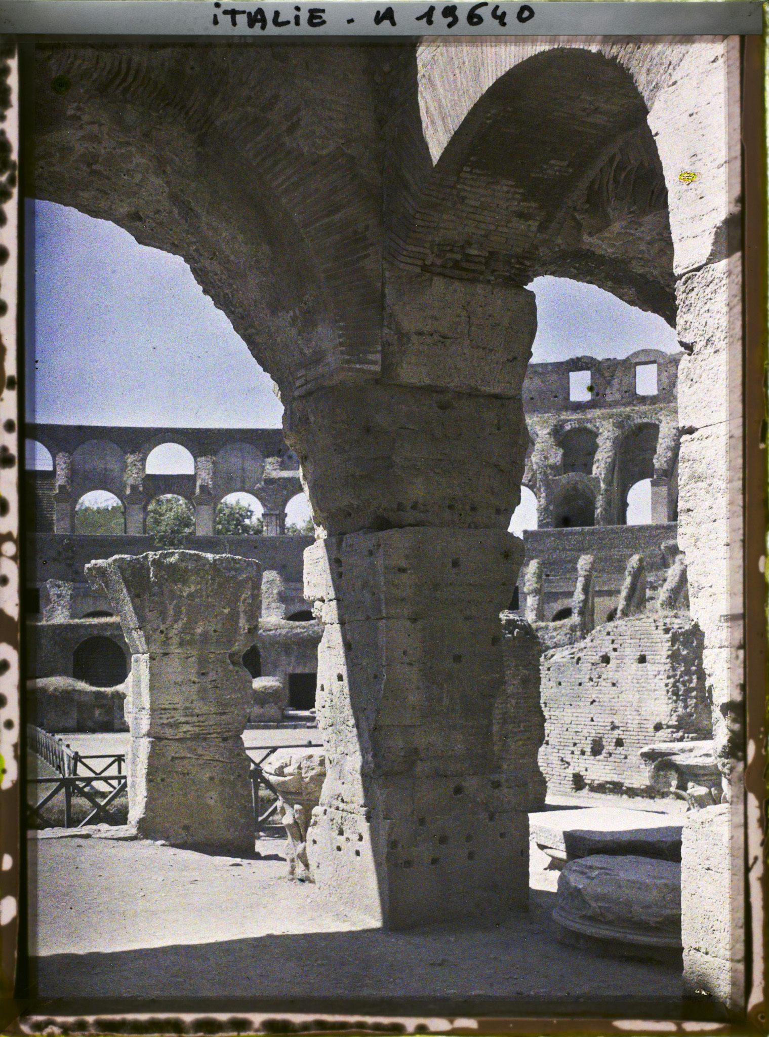 Image représentant Intérieur du Colisée, autre vue