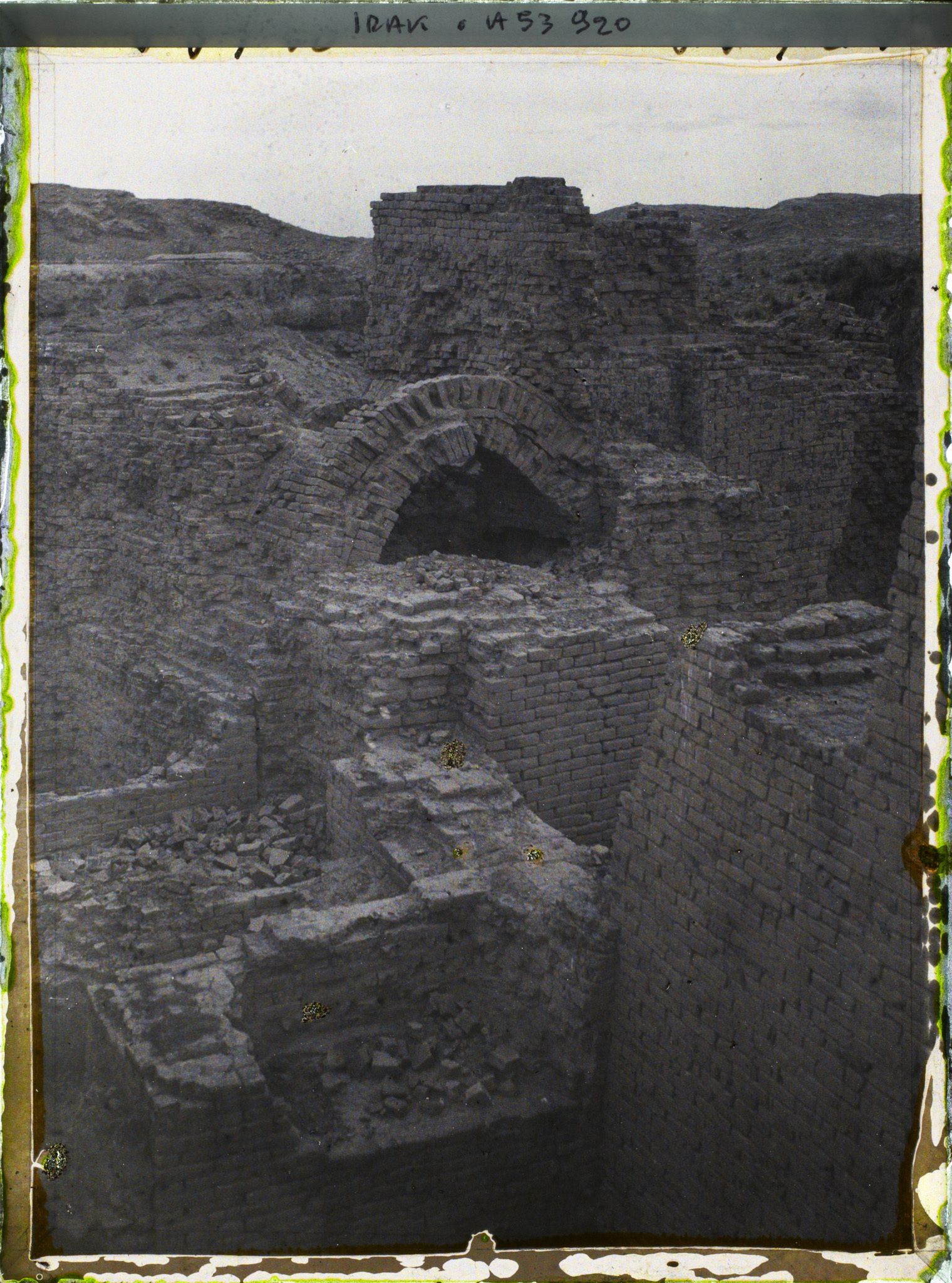 Image représentant Une arche (du palais de Nabuchodonosor II ?) (VIe siècle avant J.-C.)