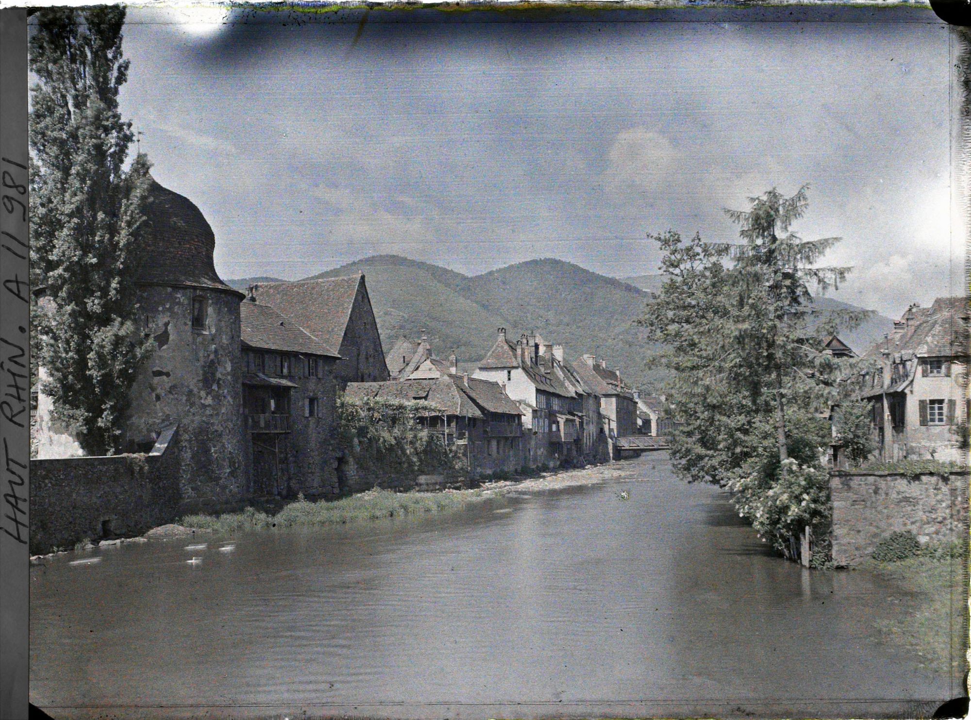 Image représentant La Thur, les remparts, la tour des sorcières