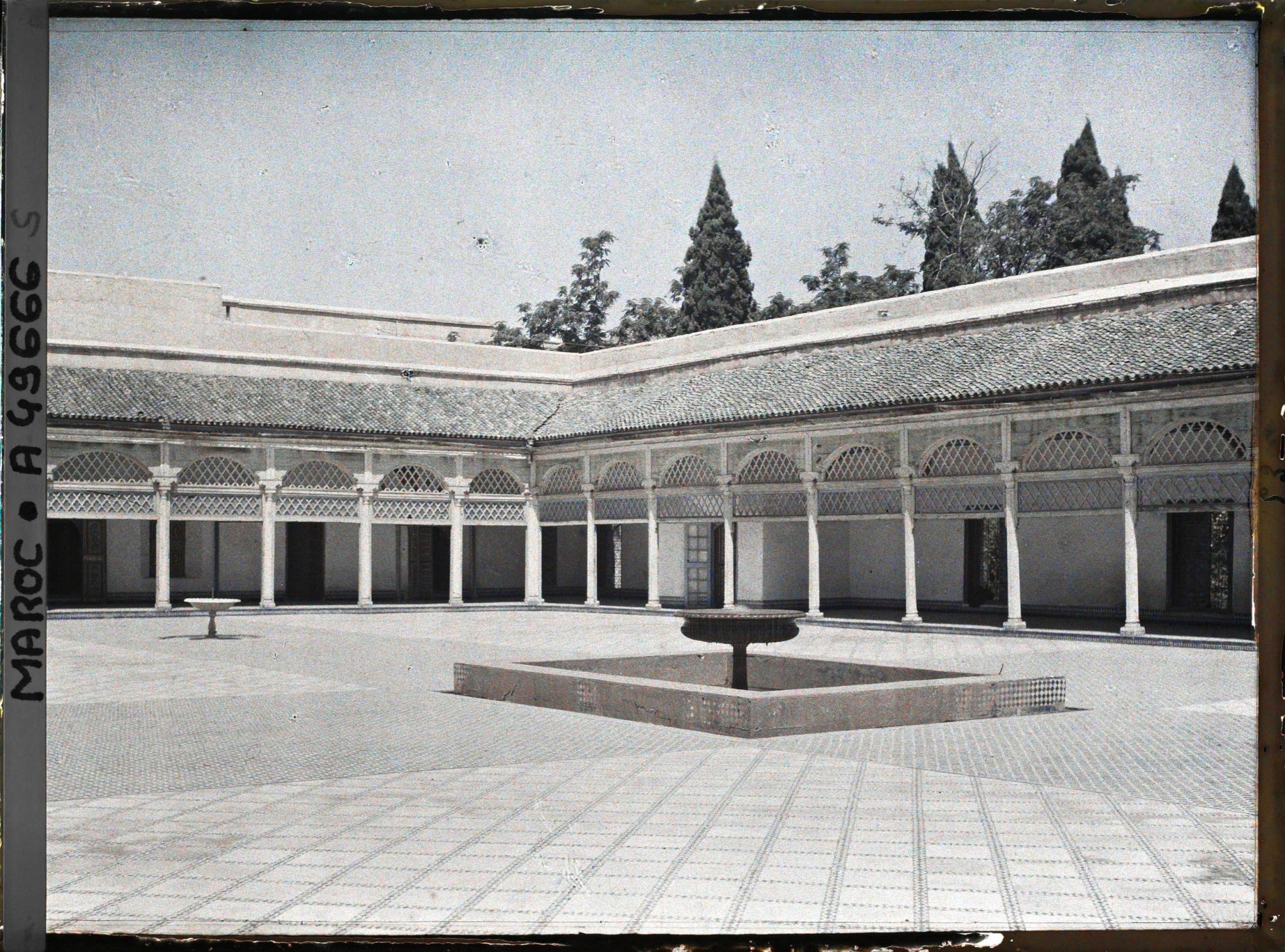 Image représentant Une partie de la cour d'honneur du palais de la Bahia