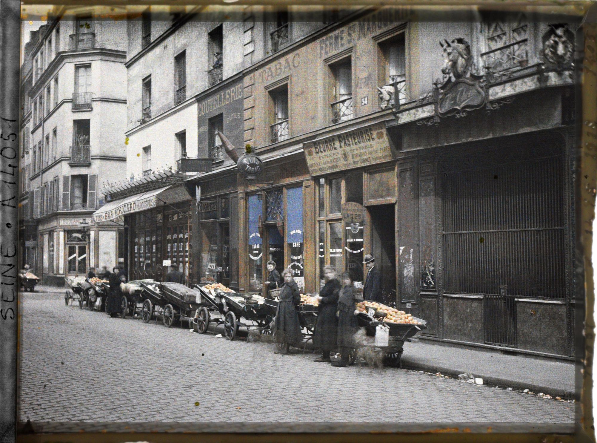 Image représentant Des marchandes d'oranges, rue Basfroi