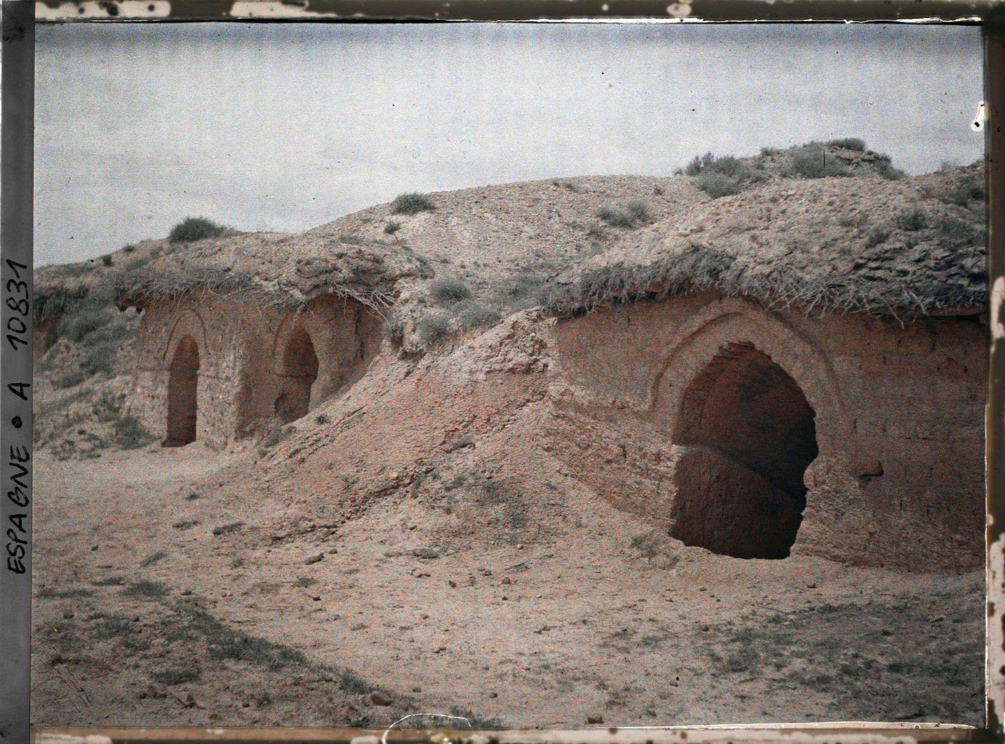 Image représentant Espagne, de Léon à Astorga, Les bodegas (Caves) de Valverde del Camino