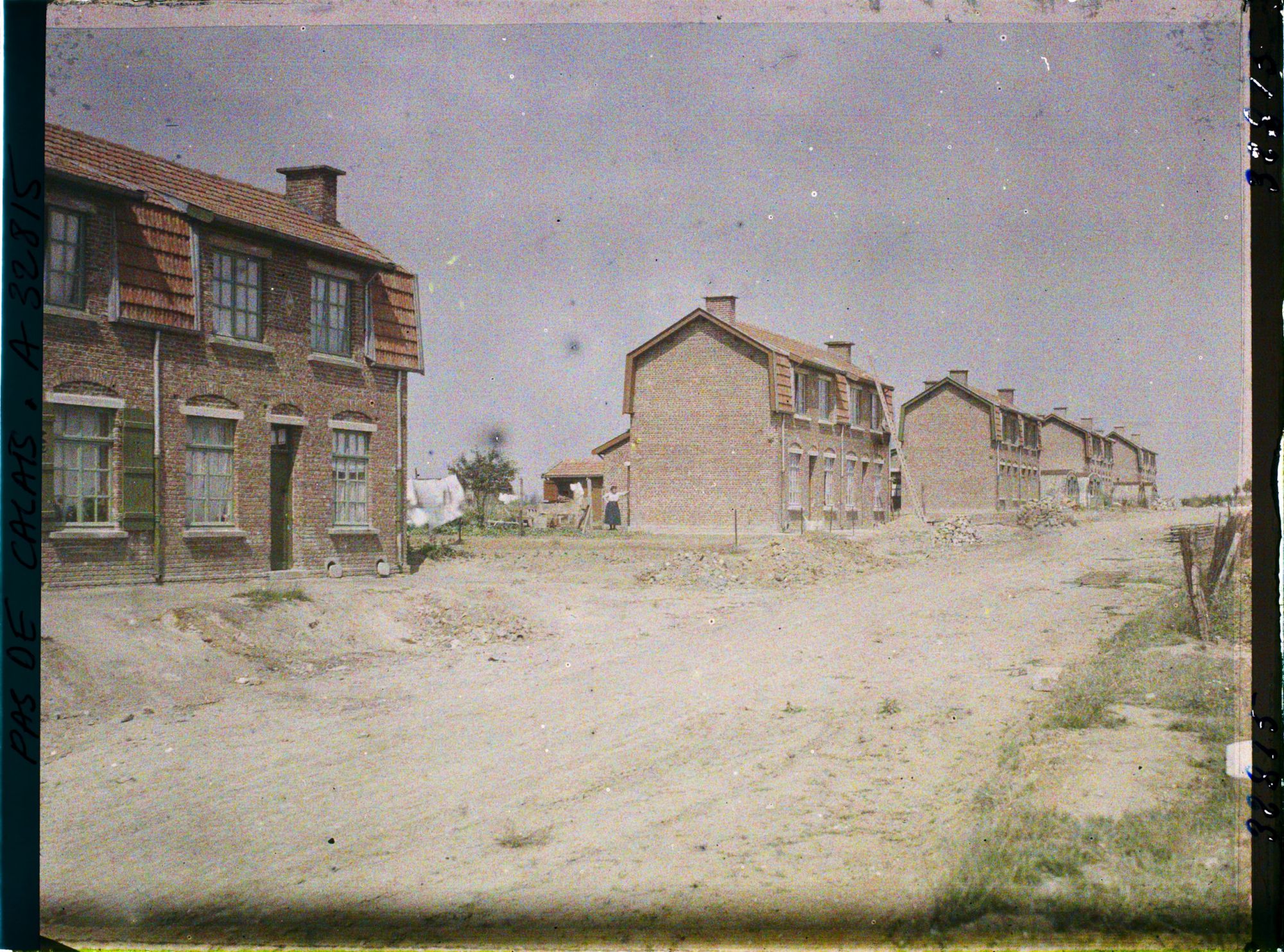 Image représentant France, Angres, Corons reconstruits