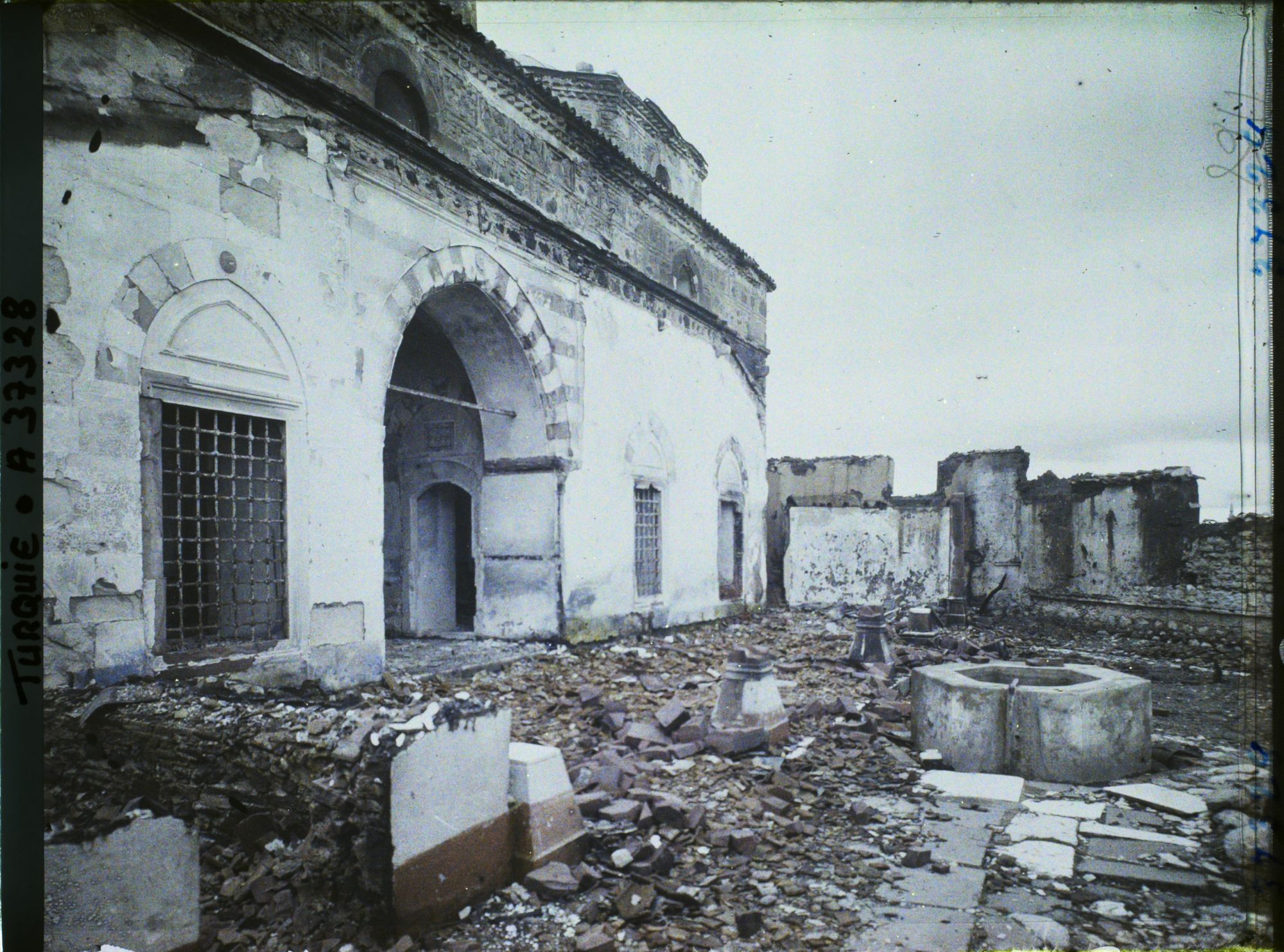 Image représentant Turquie, Magnesie, Ruines de la Kourchouni-Mektep