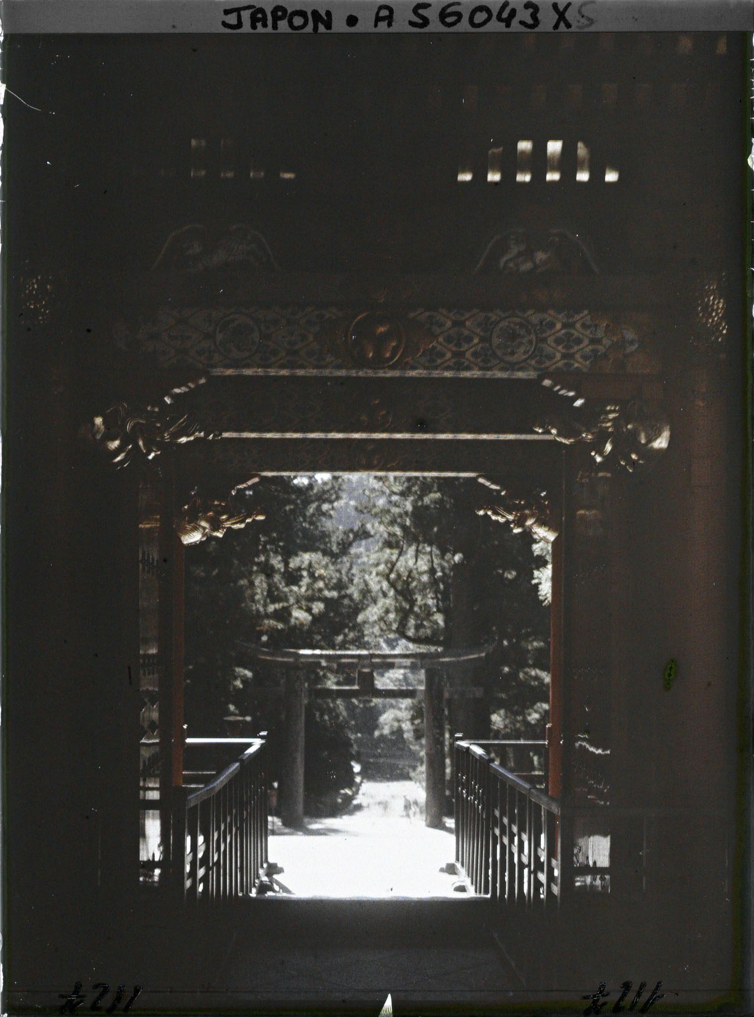 Image représentant Tôshôgu : ichi-no-torii vu depuis Omote-mon