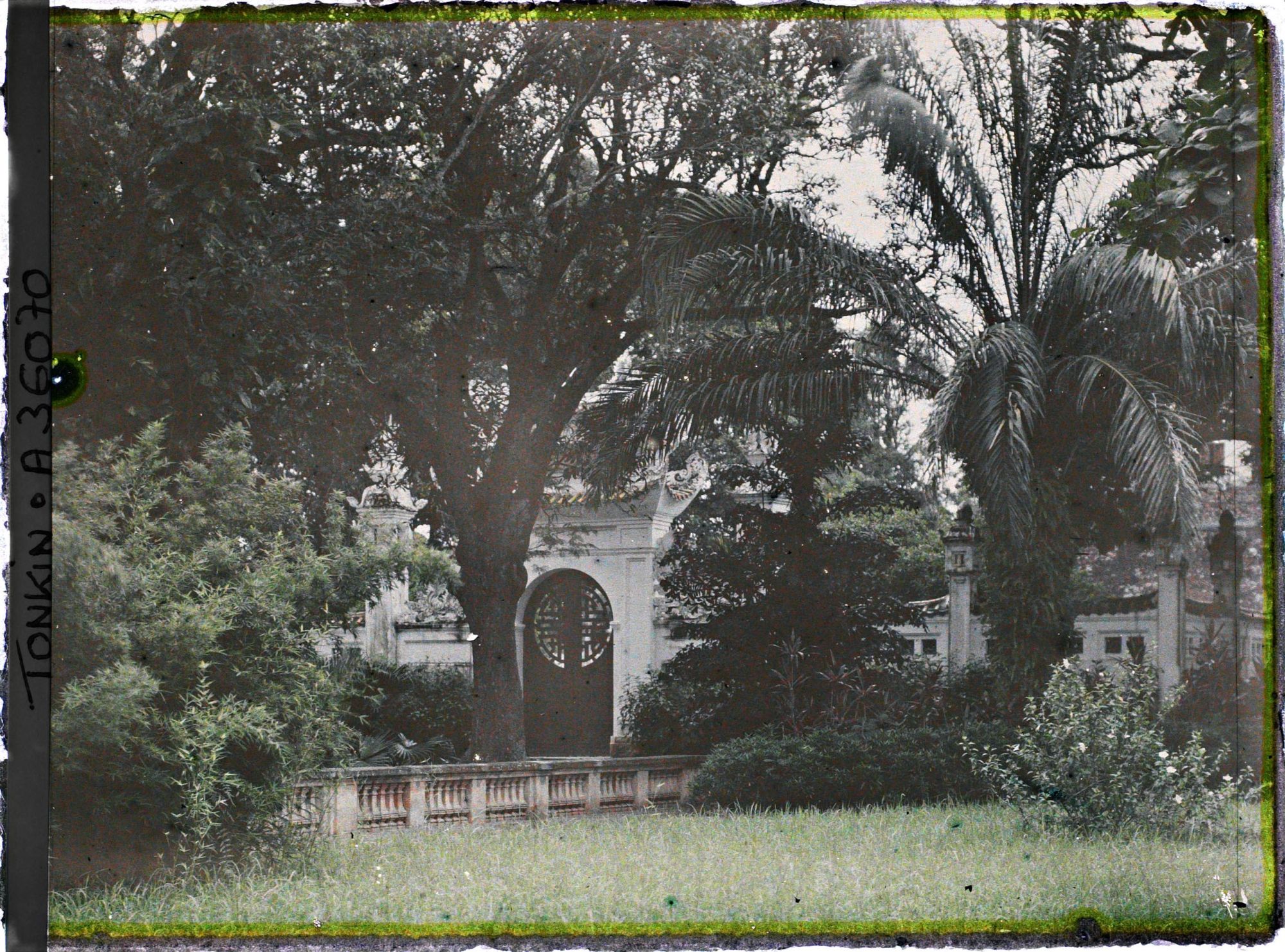 Image représentant Un monument dans un parc