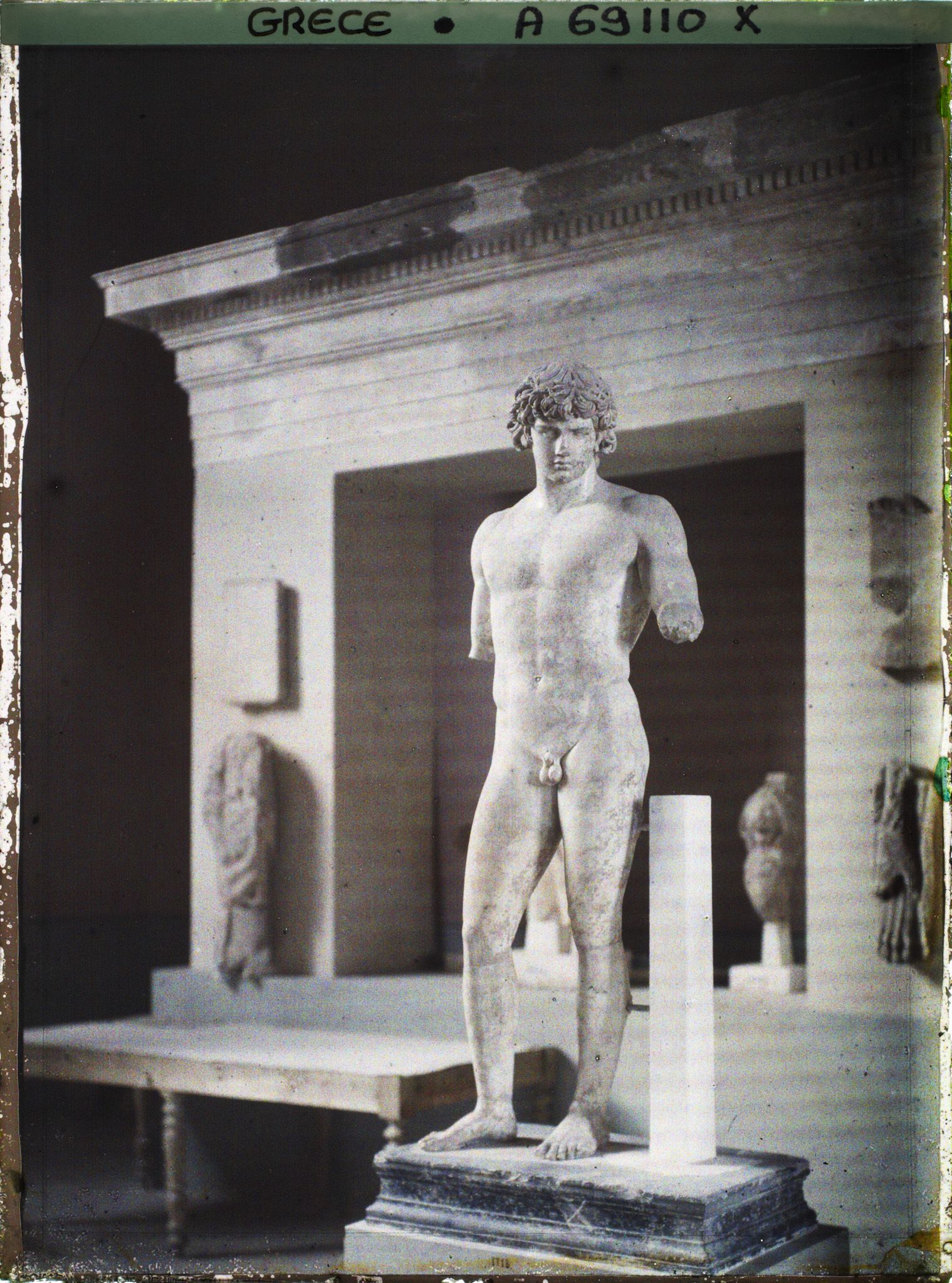 Image représentant Au musée : statue d'Antinoüs, favori de l'empereur Hadrien