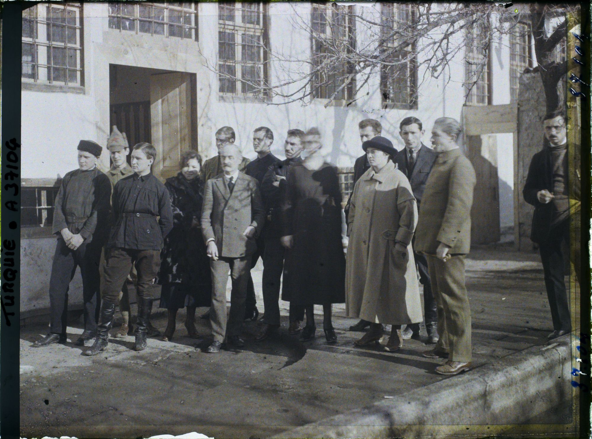 Image représentant Turquie, Angora, Ambassade des Soviets; personnel de l'Ambassade