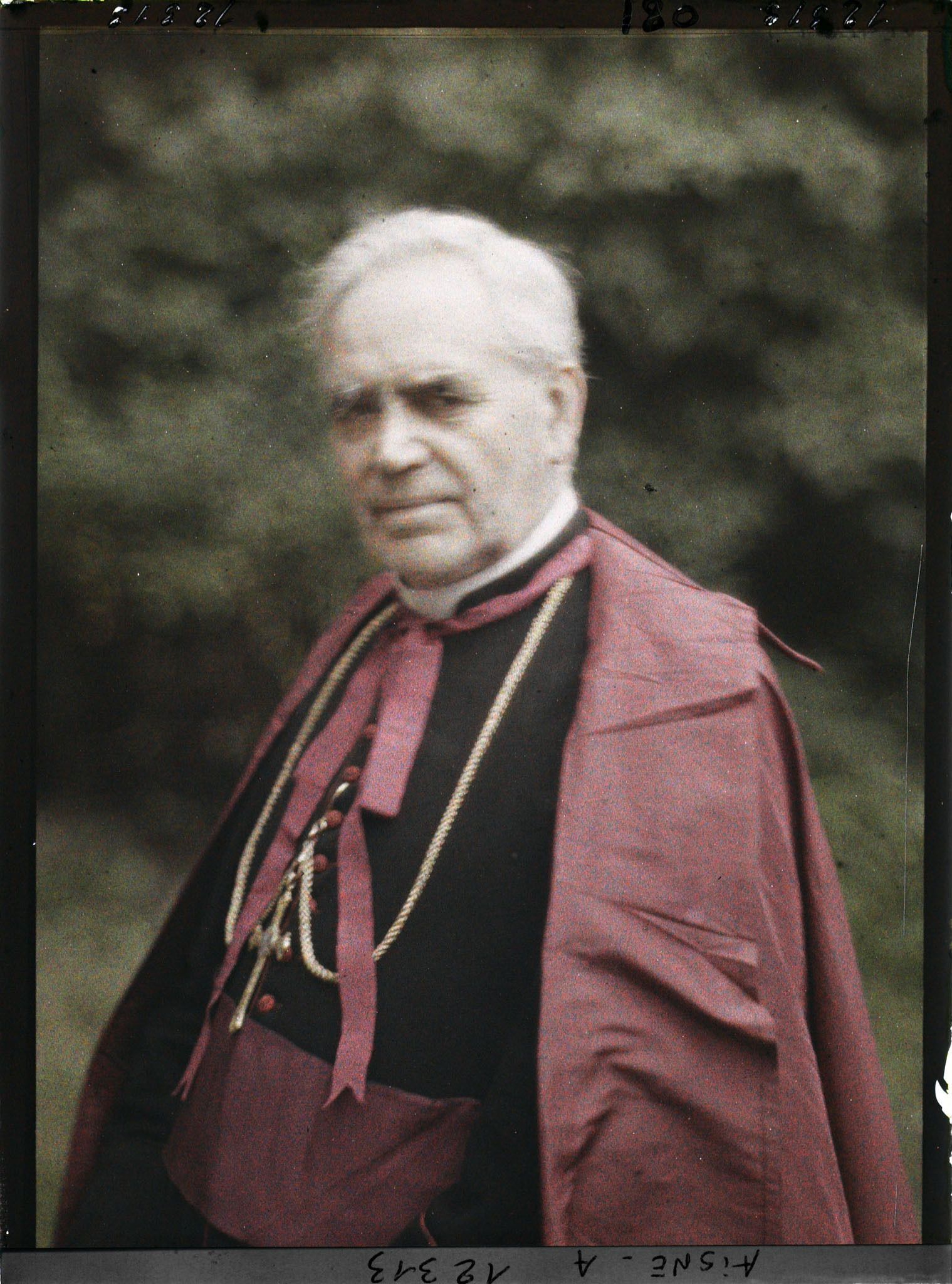 Image représentant Monseigneur Péchenard, l'évêque de Soissons (1906-1920) resté dans son diocèse pendant toute la guerre