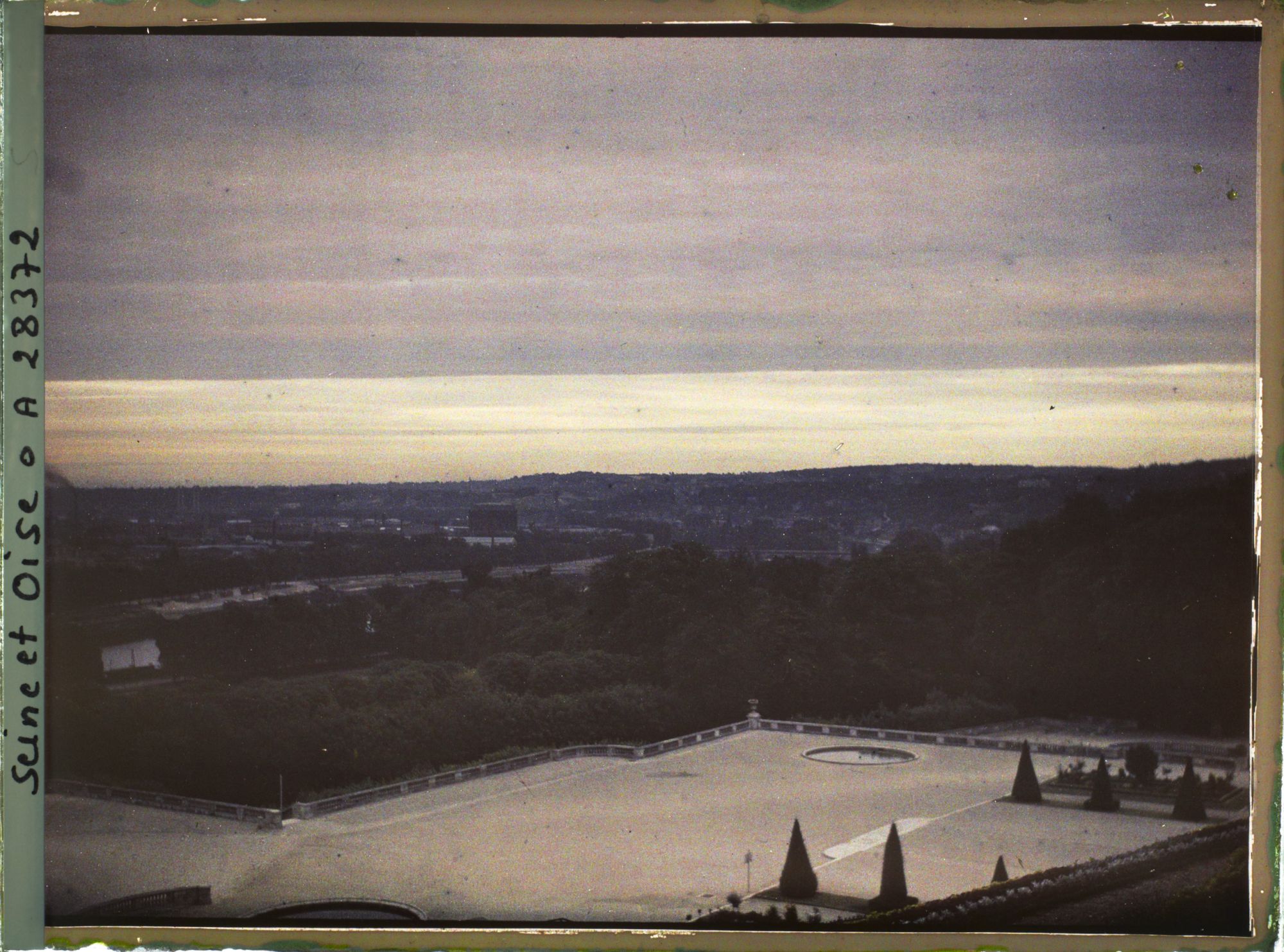 Image représentant Boulogne à l'aube, vu depuis le parc