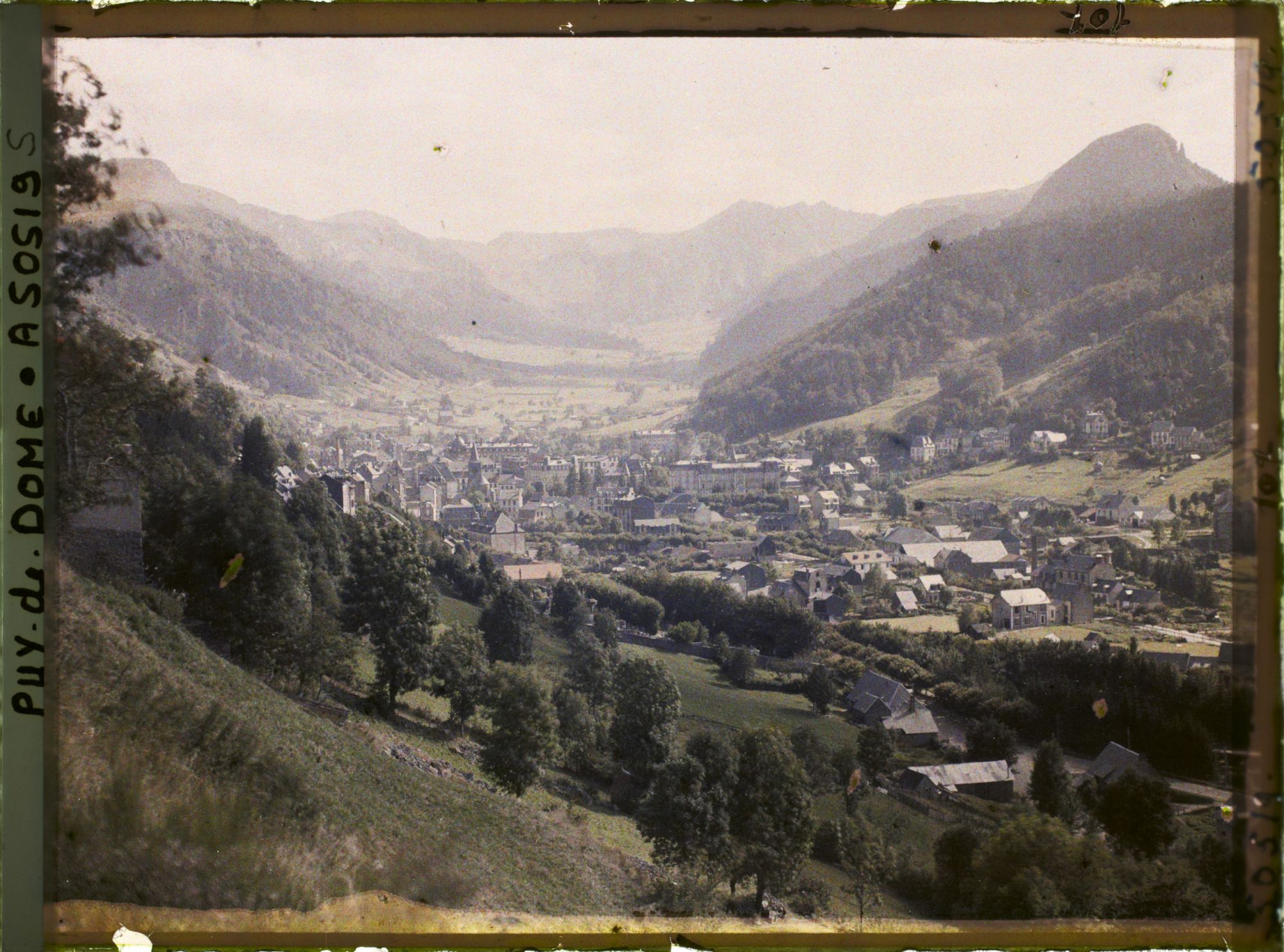 Image représentant France, Mont Dore, Vue Générale du Mont Dore prise de la route de Clermont
