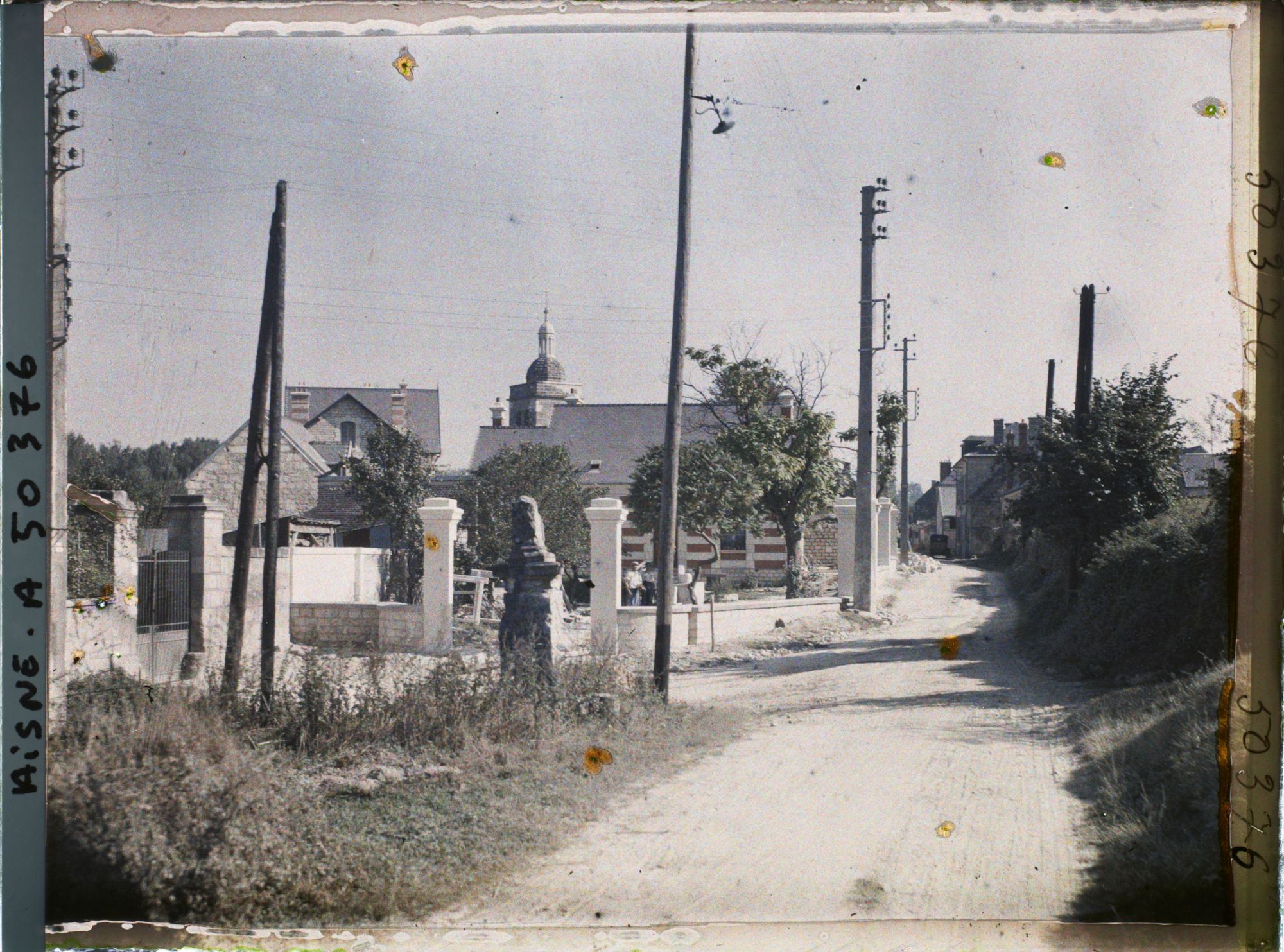 Image représentant France, St Christophe à Berry, Grande Rue vers l'Eglise