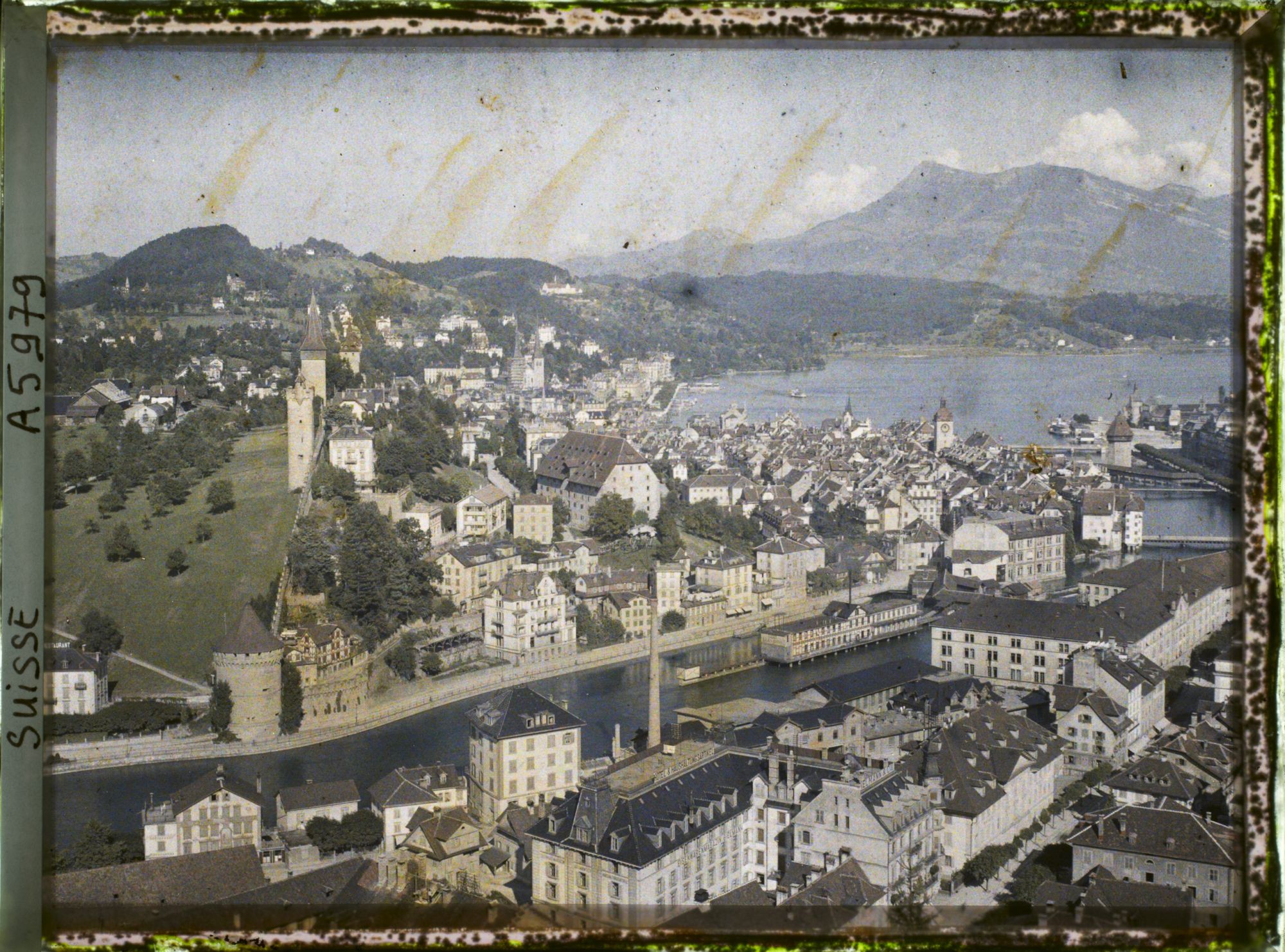 Image représentant Panorama de Lucerne et du Rigi depuis la terrasse du château de Gütsch