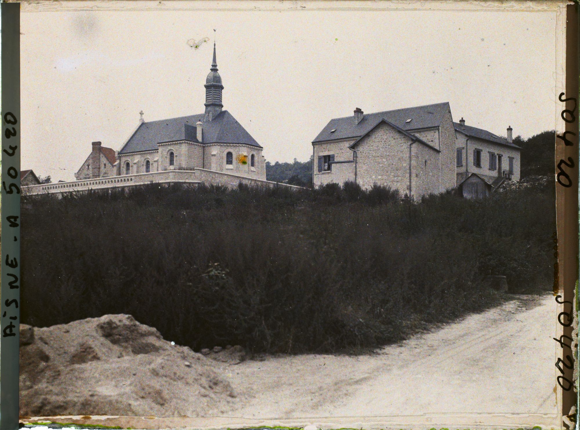 Image représentant France, Chavonne, Vue vers l'Eglise