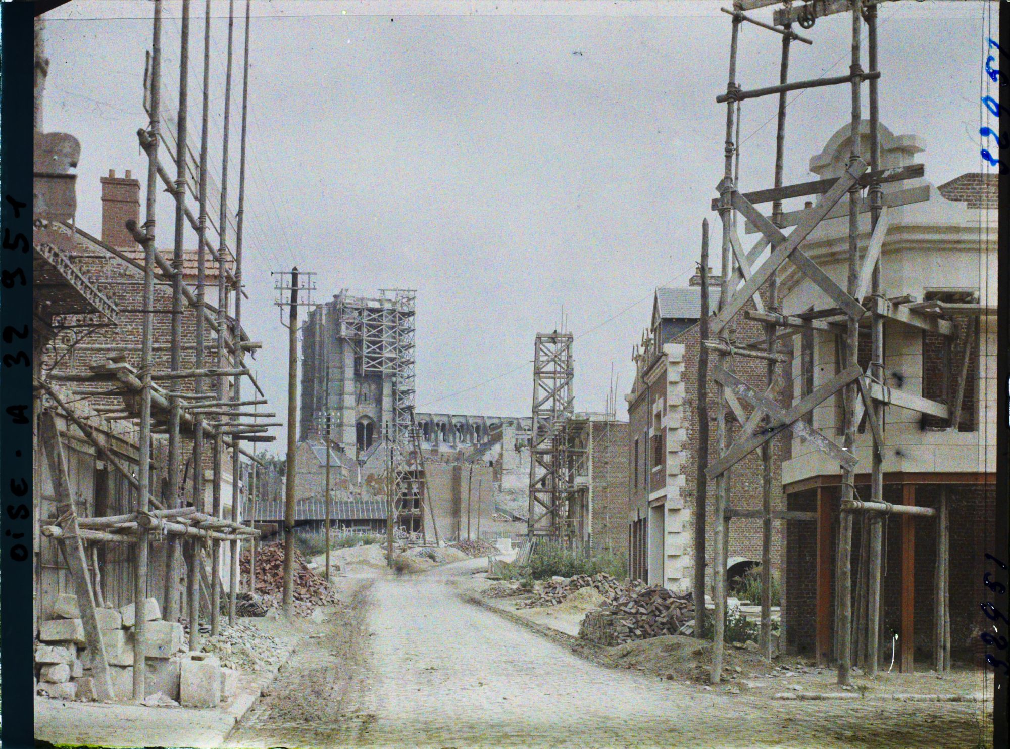 Image représentant France, Noyon, Reconstructions rue de Paris